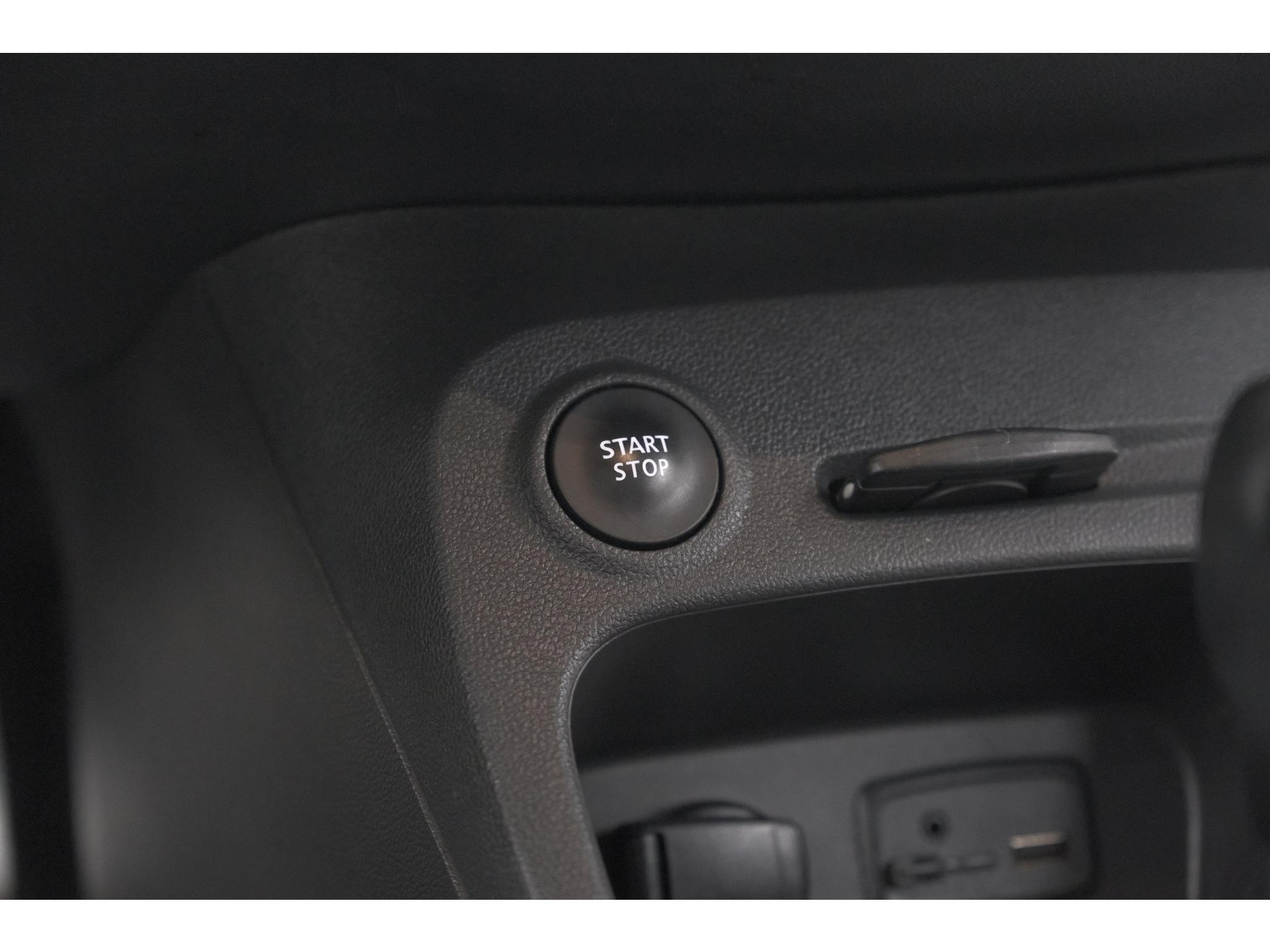 Renault Captur TCe 150 EDC Intens | Trekhaak | Navigatie | Parkeersensoren