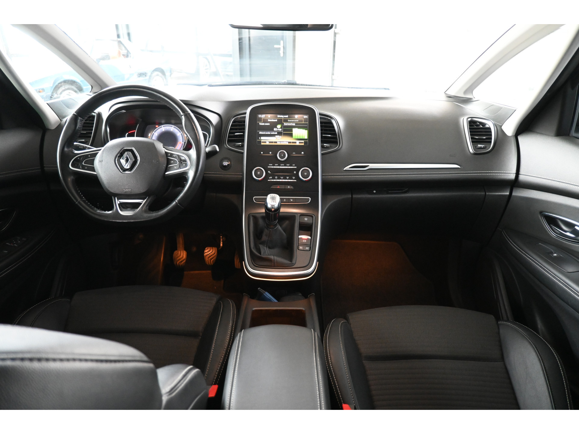 Renault Scénic 1.2 TCe Intens Clima Navigatie Cruise Control LED Rijklaarprijs! Inruil Mogelijk!