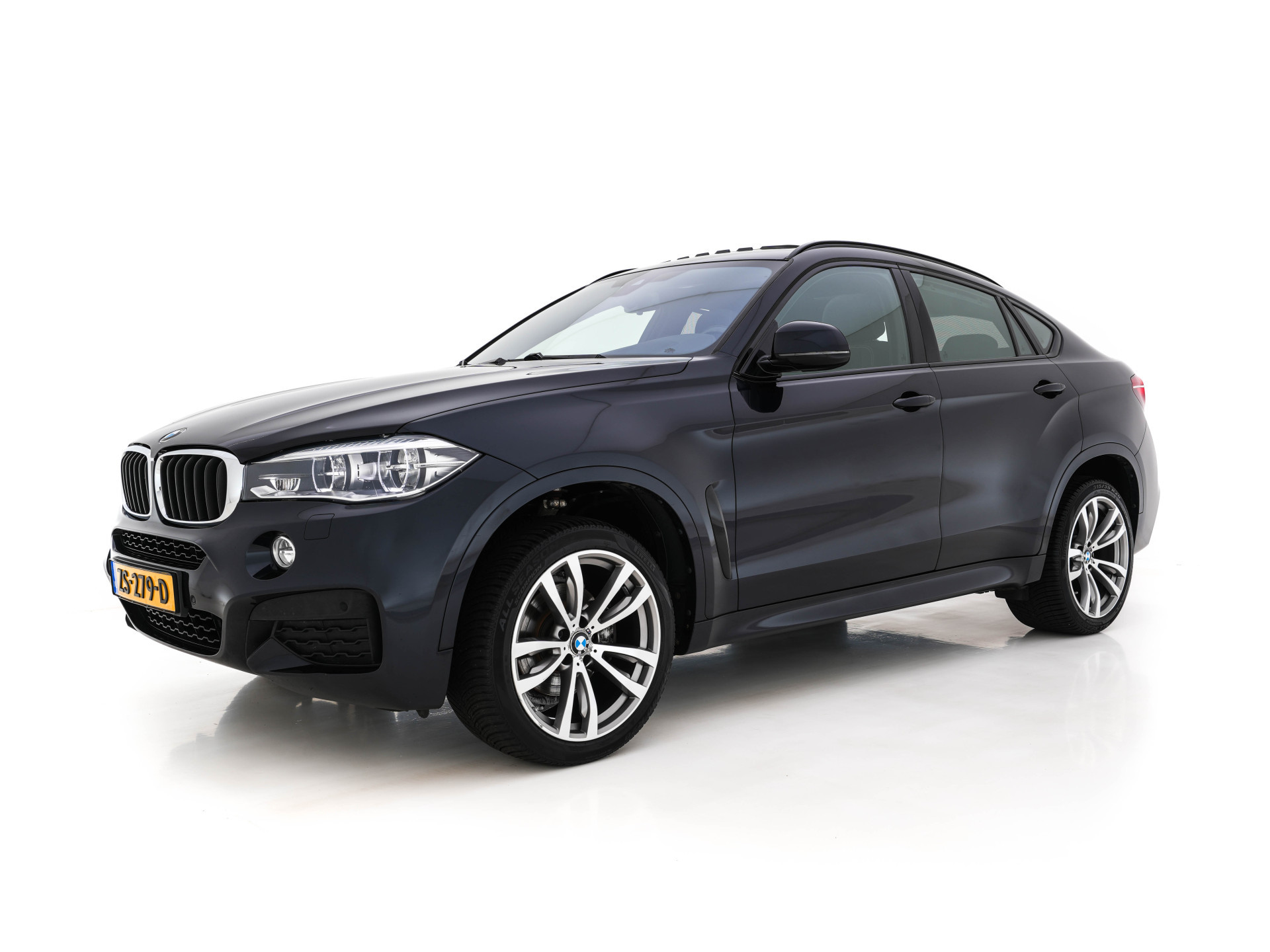 BMW X6 xDrive30d High Executive Design-Edition-Extravagance Aut. *PANO | LEATHER-ALCANTARA | FULL-LED | MEMORY-PACK | HEAD-UP | HIFI-SOUND | KEYLESS | DAB+ | BLIND-SPOT | CAMERA | HEATED-SPORTSEATS | SHIFTPADDLES | SOFTCLOSE | TOWBAR | 20''ALU*