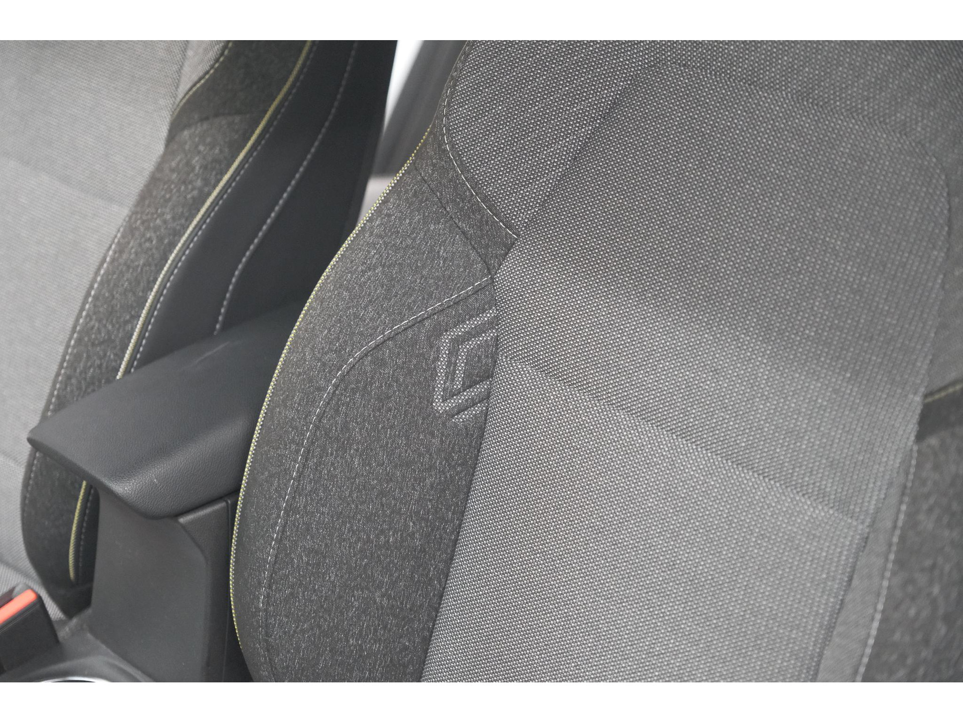 Renault Captur 1.8 E-Tech full hybrid 160 techno | Camera | Adaptieve Cruise Control | Navigatie