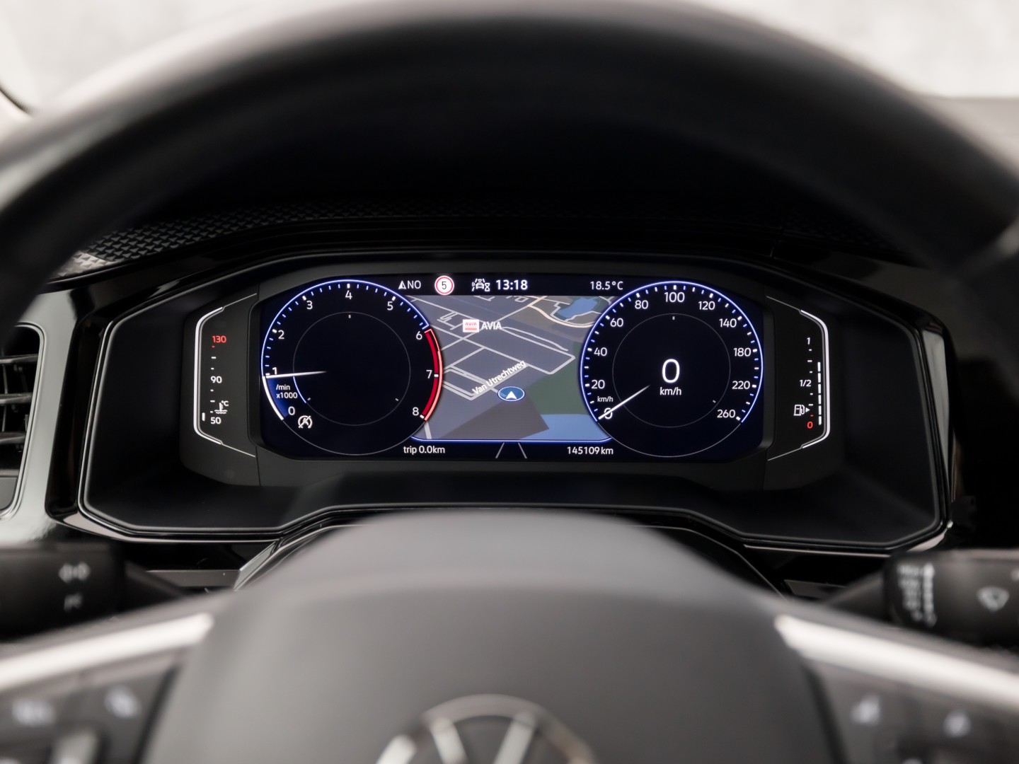 Volkswagen Taigo 1.0 TSI Sport (PANORAMADAK, 1e EIGENAAR, VIRTUAL COCKPIT, APPLE CARPLAY, GROOT NAVI, CLIMATE, STOELVERWARMING, SPORTSTOELEN, GETINT GLAS, IQ LIGHT, NIEUWSTAAT)
