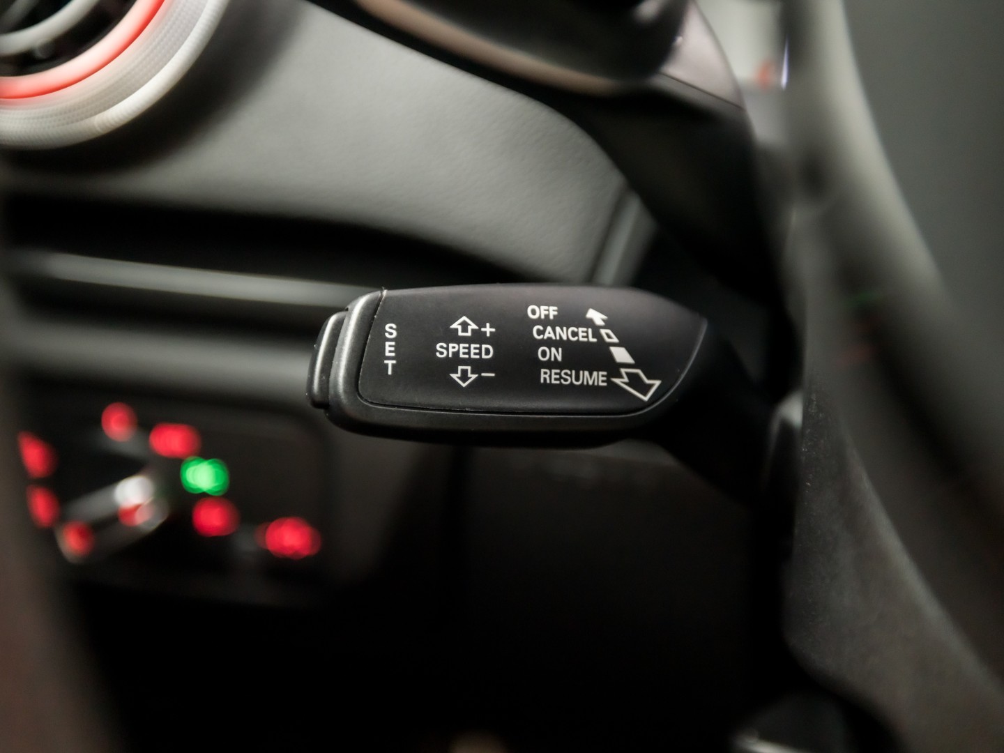 Audi S3 Sportback 2.0 TFSI S3 quattro S-Line 300Pk Automaat (PANORAMADAK, BLACK PACK, BANG&OLUFSEN, ELEK SPORTSTOELEN, RODE GORDELS, GETINT GLAS, PARKEERSENSOREN, NIEUWSTAAT)