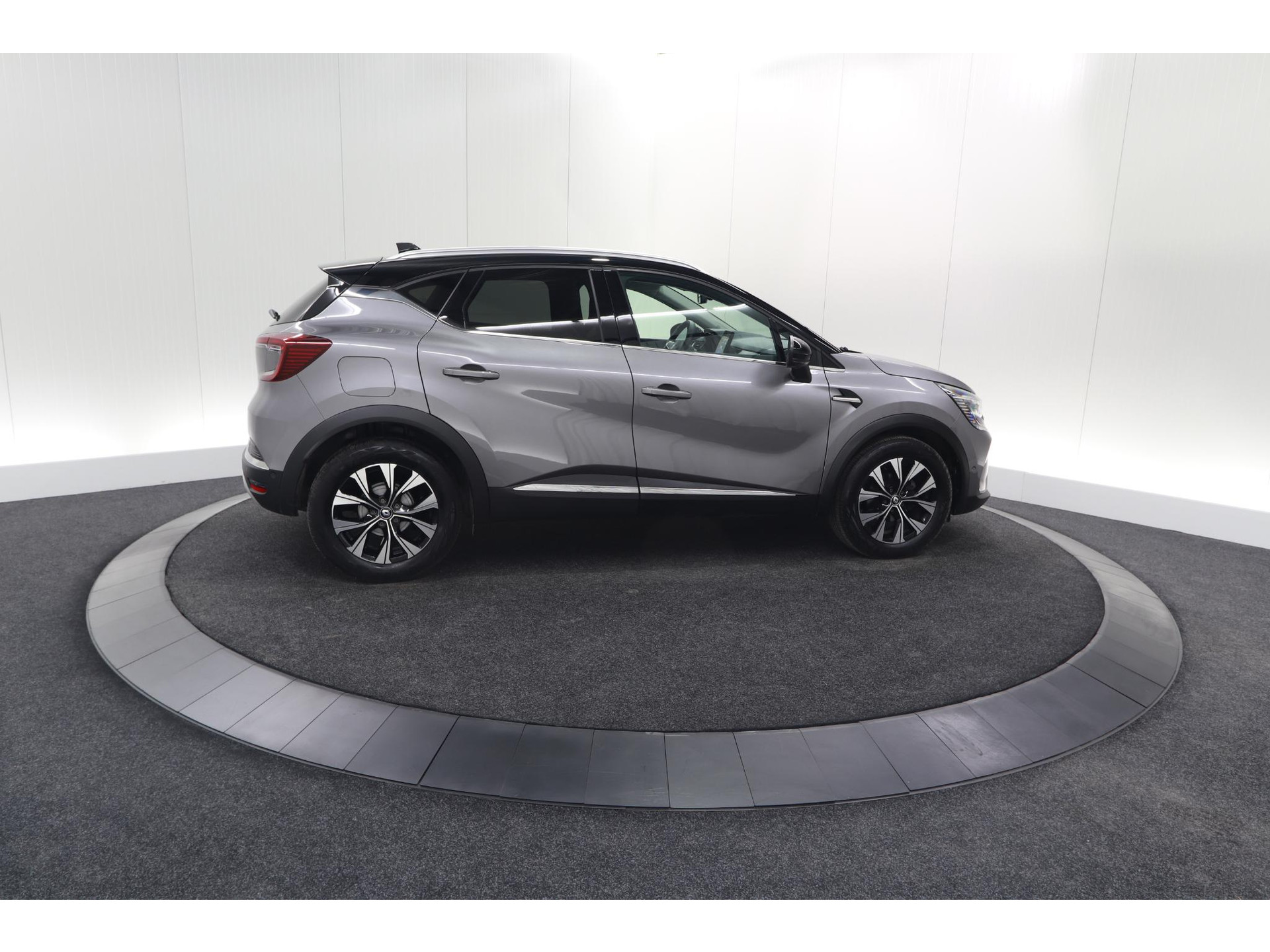 Renault Captur Mild Hybrid 140 EDC Techno | 360 Camera | 9.3 Inch Navigatie | Apple Carplay | 18 Inch Lichtmetalen Velgen