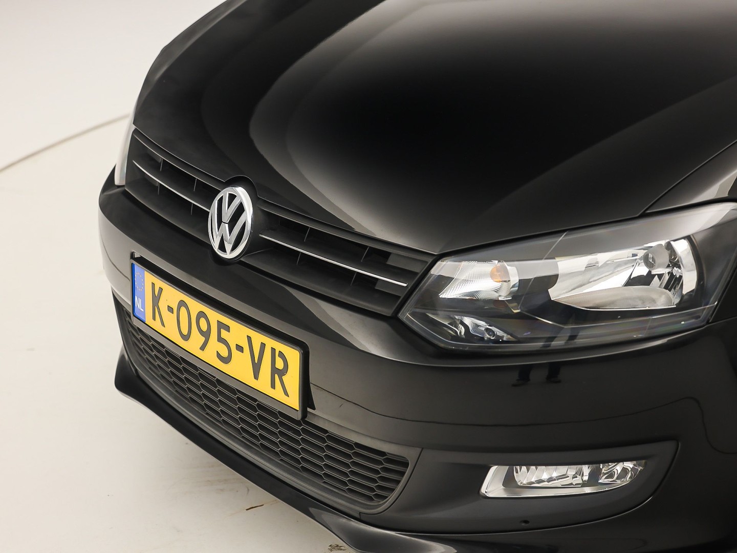 Volkswagen Polo 1.2 Feel (5 DEURS, AIRCO, ELEK RAMEN, SPORTSTOELEN, NIEUWE APK, NIEUWSTAAT)
