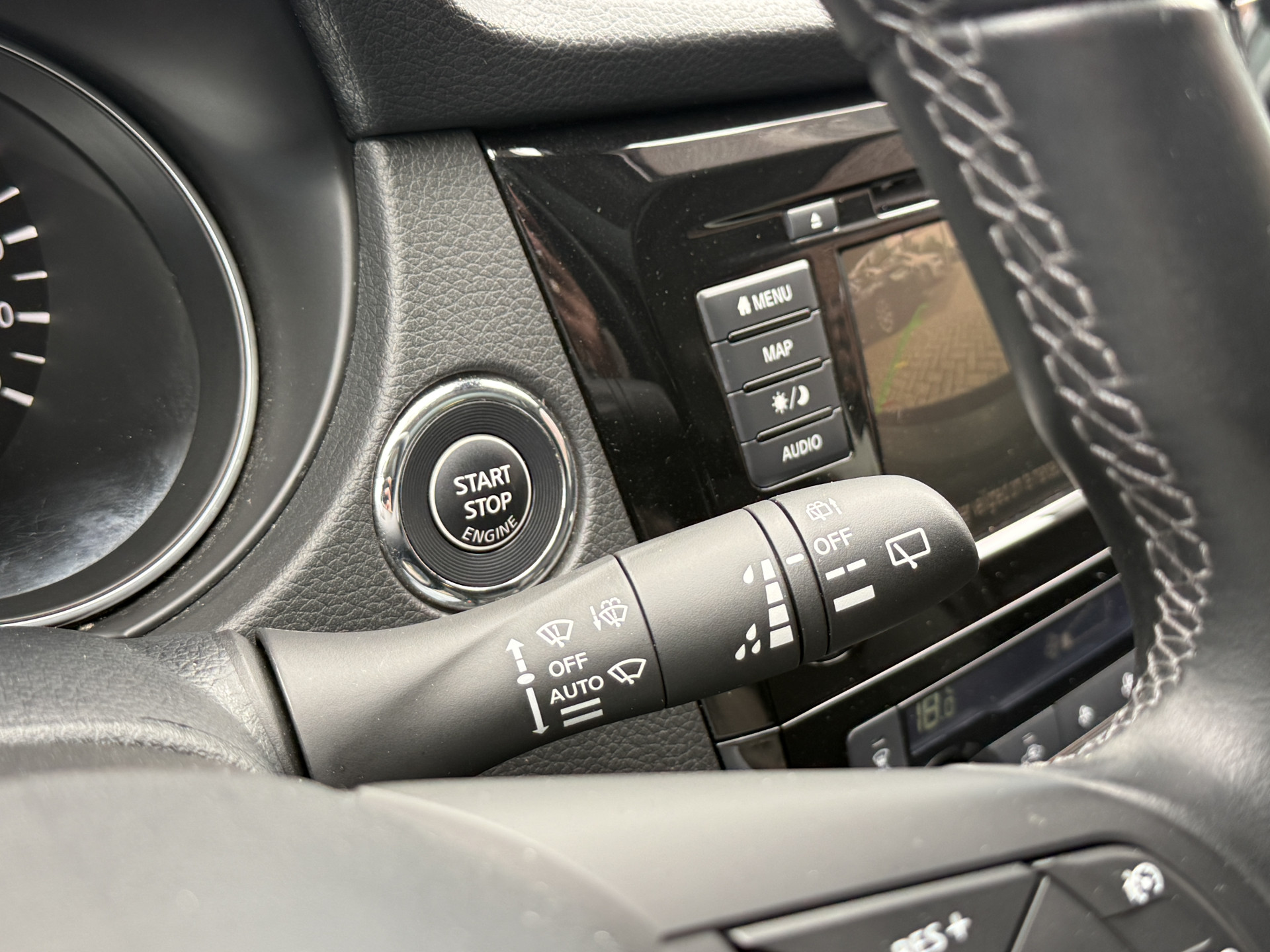 Nissan Qashqai 1.3 DIG-T Design Edition | Panoramadak | Trekhaak | 360 Camera
