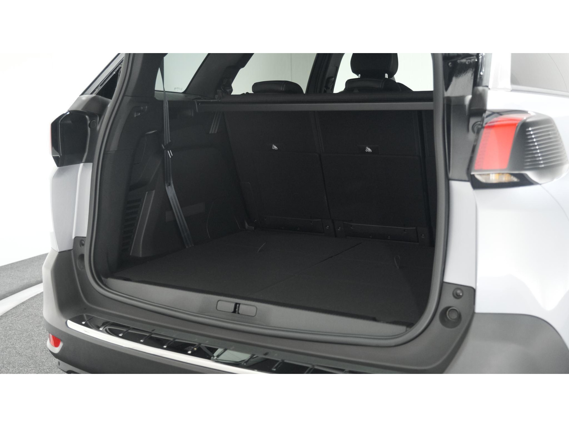 Peugeot 5008 PureTech 130 EAT8 Allure Pack Business | 7 Zitplaatsen | Camera | Dodehoekdetectie | Navigatie | Elektronische Achterklep
