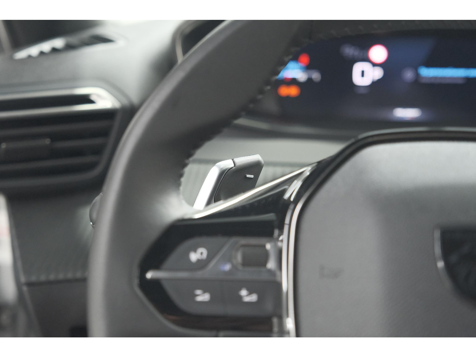 Peugeot 2008 PureTech 130 EAT8 Allure | 360 Camera | Adaptieve Cruise Control | Navigatie