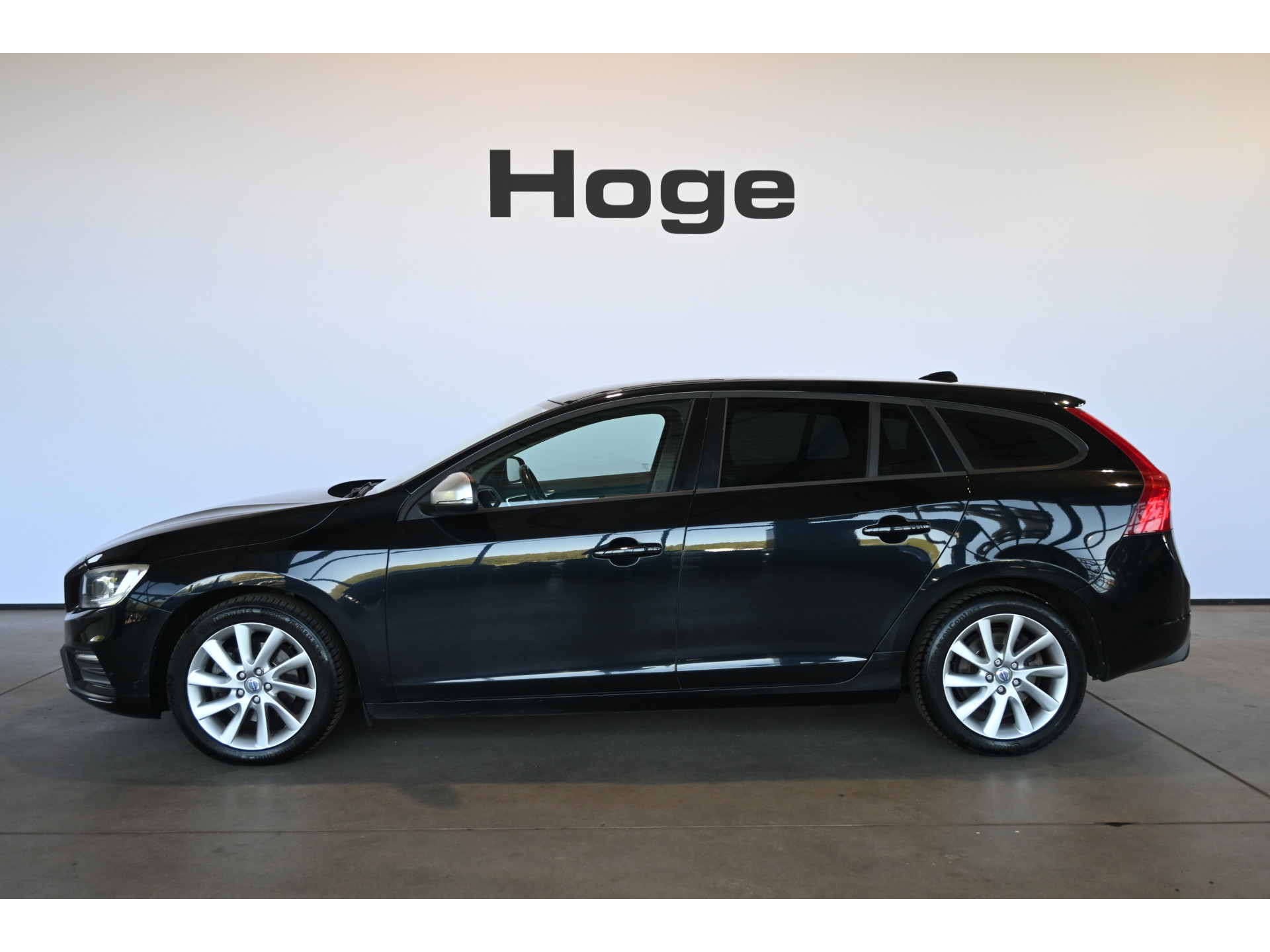 Volvo V60 1.6 D2 Summum Automaat Clima Navigatie Trekhaak Goed Onderhouden! Inruil Mogelijk!