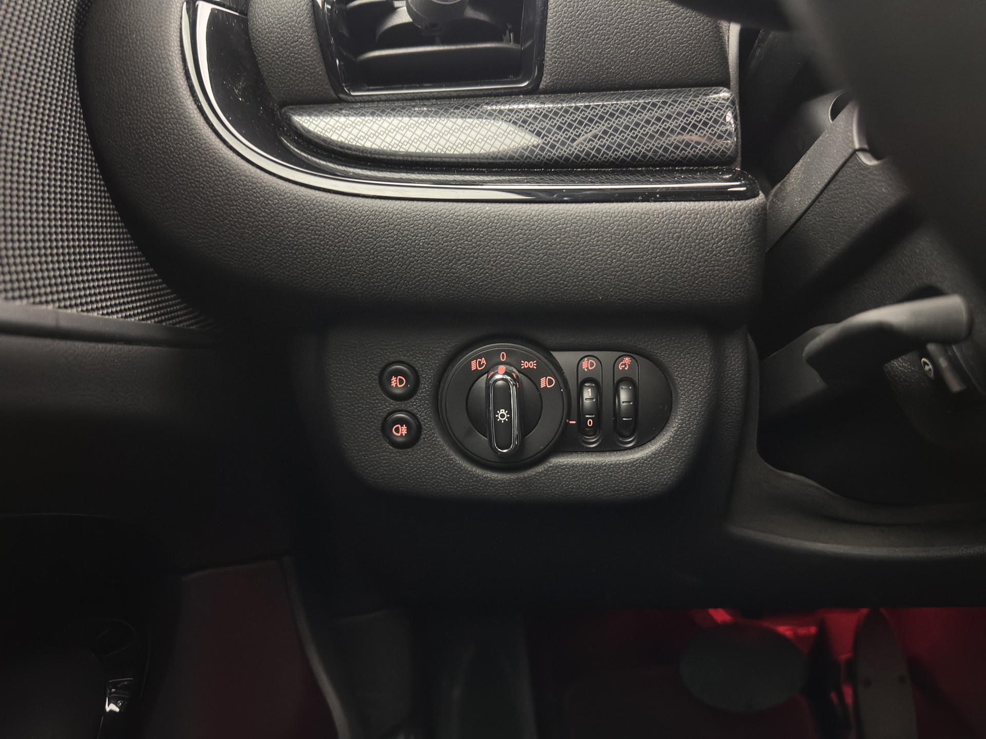 MINI Mini Clubman 2.0 Cooper S ALL4  Premier Plus JCW (INCL-BTW) Aut * PANO | LEATHER | FULL-LED | HEATED-SPORTSEATS | DIGI-COCKPIT | AMBIENT-LIGHT | PRIVACY-GLASS | HEAD-UP | PDC | CAMERA | DAB  | KEYLESS | TOWBAR | 18"ALU*