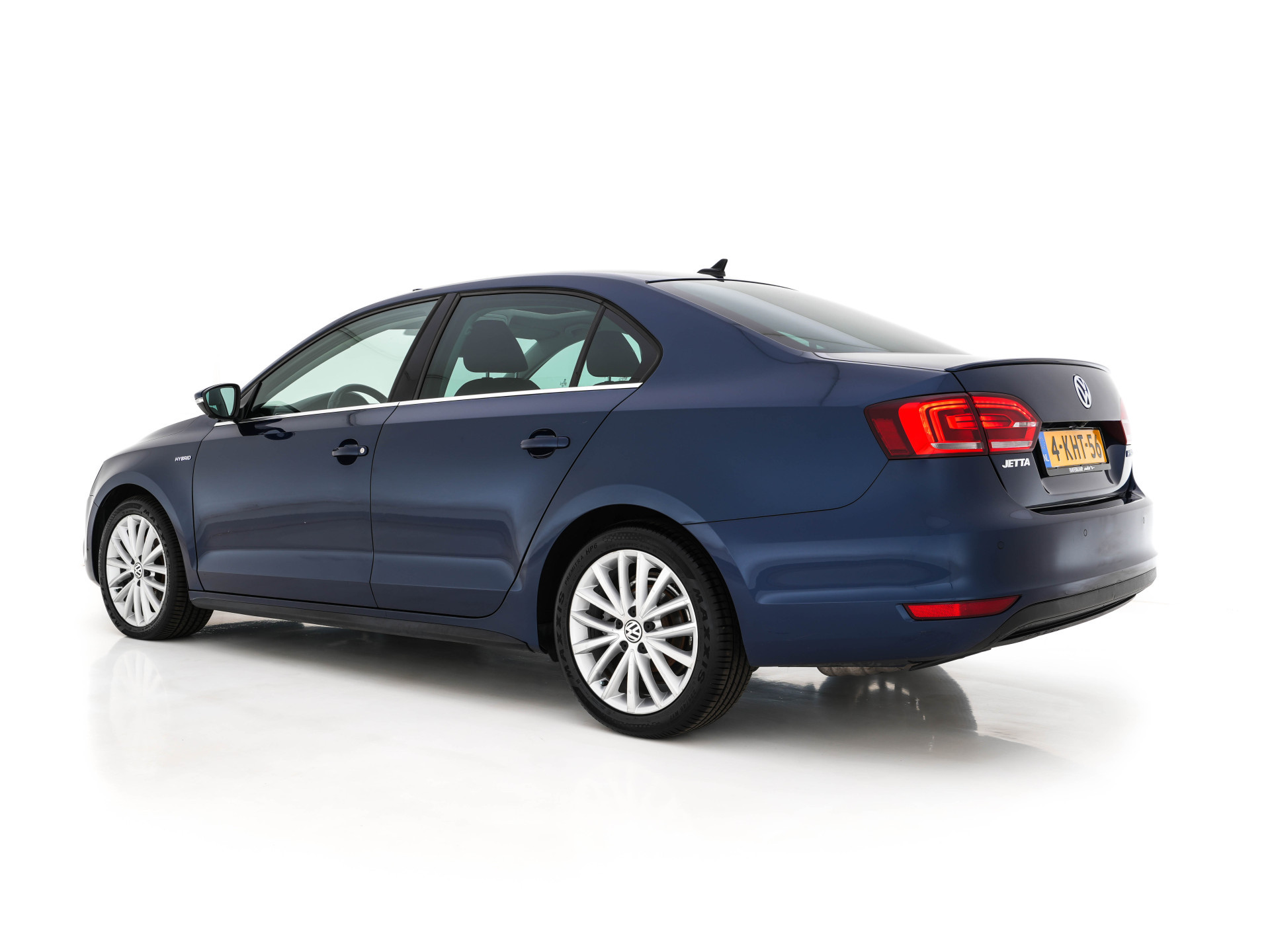 Volkswagen Jetta 1.4 TSI Hybrid Highline Executive-Pack Aut. *PANO | BI-XENON | NAVI-FULLMAP | CAMERA | HEATED-COMFORTSEATS | ECC | PDC | PRIVACY-GLASS | CRUISE | RADIO-CD | SHIFT-PADDLES | 17''ALU*