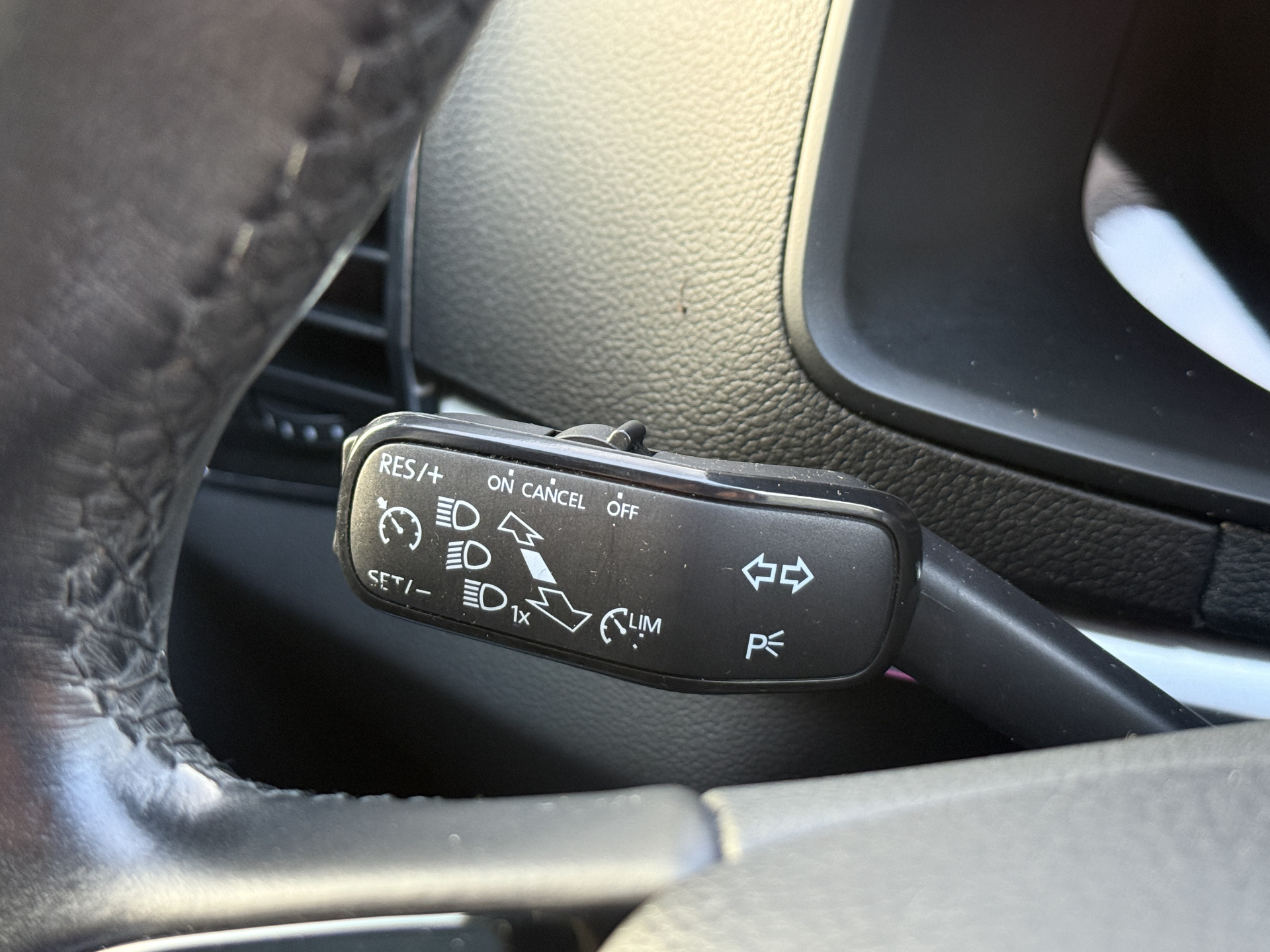 ŠKODA Karoq 1.0 TSI Style | Keyless | Apple carplay | Stoelverwarming