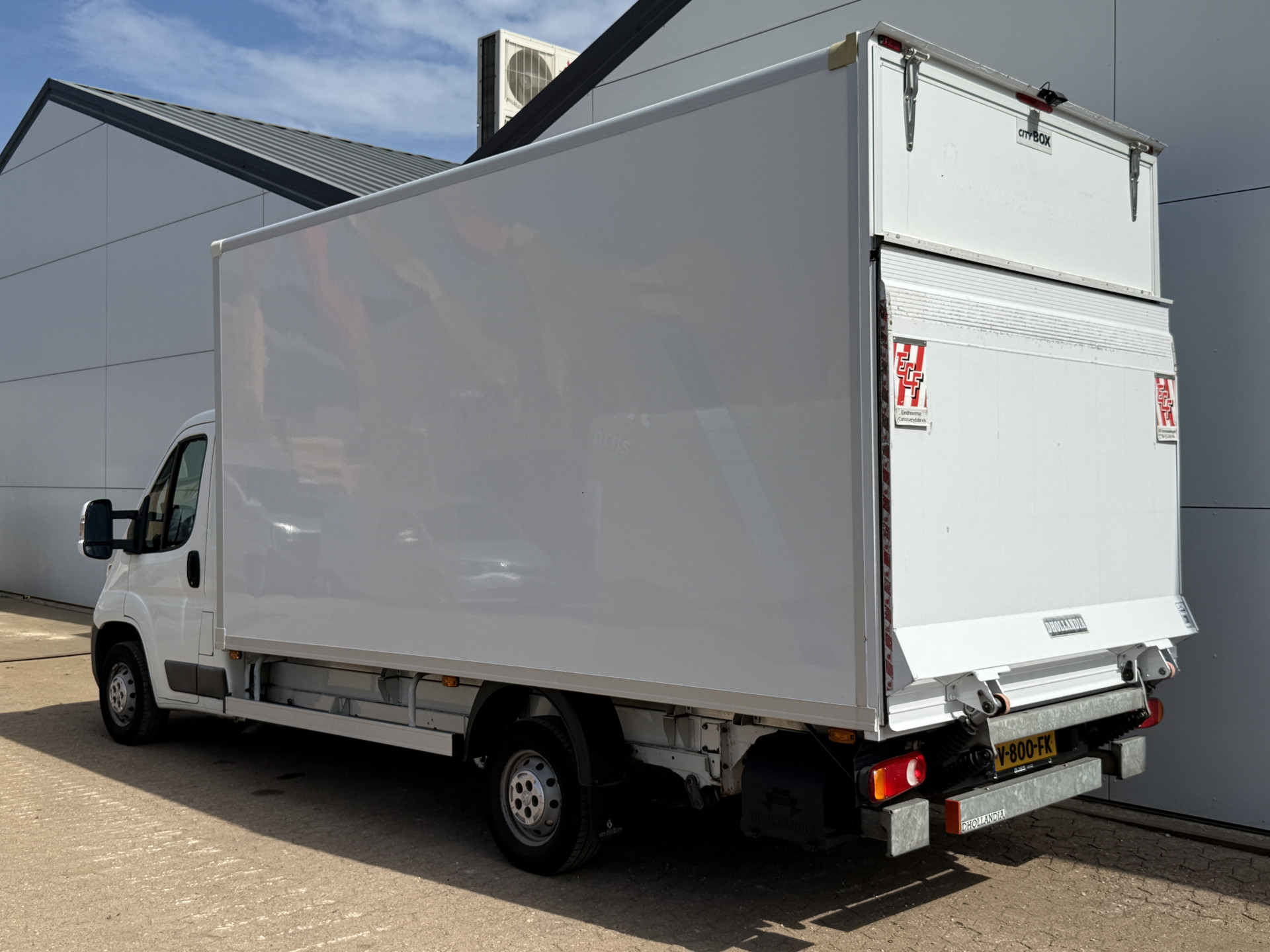 Peugeot Boxer 2.0 130PK Bakwagen Laadklep Nieuwe Distributieriem Navigatie Camera Airco Zijdeur Meubelbak Koffer