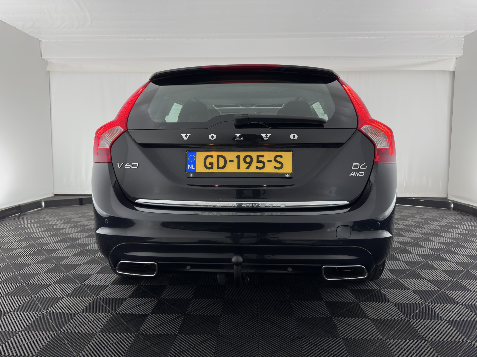 Volvo V60 2.4 D6 AWD Plug-In Hybrid Momentum Aut. *PANO | LEATHER-FABRIC | NAVI-FULLMAP | HEATED-COMFORTSEATS | ECC | PDC | CRUISE | TOWBAR | 17''ALU*