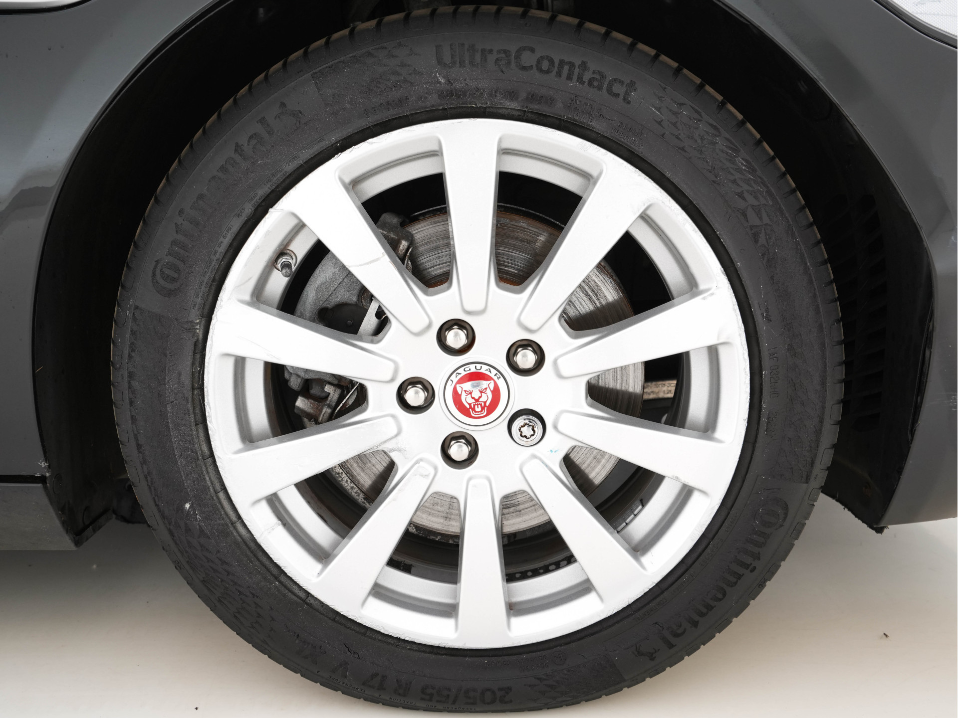 Jaguar XE 2.0 D Pure ( ⚠️ ) Aut. *LEATHER | NAVI-FULLMAP | HEATED-COMFORTSEATS | CAMERA | ECC | SHIFT-PADDLES | LANE-ASSIST | PDC | SHIFT-PADDLES | LANE-ASSIST | JAGUAR-AUDIO | CRUISE | 17''ALU*