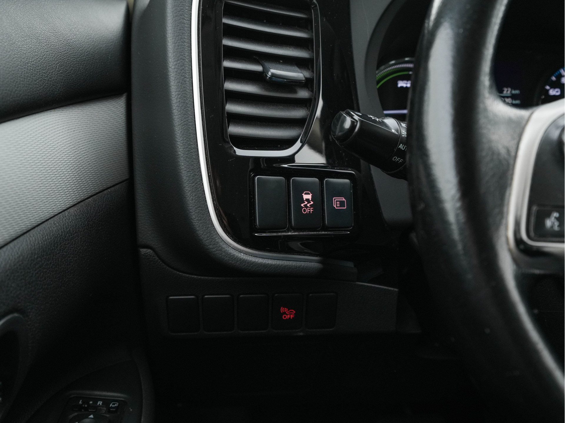 Mitsubishi Outlander 2.0 PHEV Executive Edition AWD Aut. *LEATHER-FABRIC | XENON | NAVI-FULLMAP | CAMERA | KEYLESS | DAB+ | ROCKFORD-AUDIO | COMFORT-SEATS | PRIVACY-GLASS | SHIFT-PADDLES |  18''ALU*