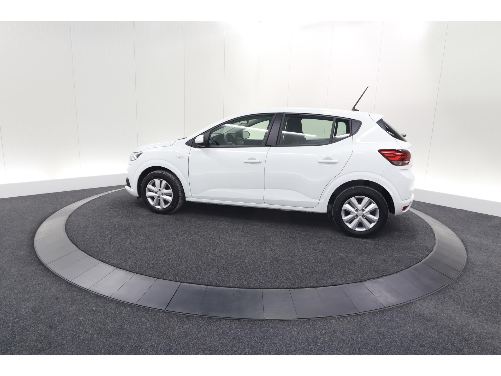 Dacia Sandero TCe 90 CVT Expression | Parkeersensoren | Apple Carplay | Cruise Control