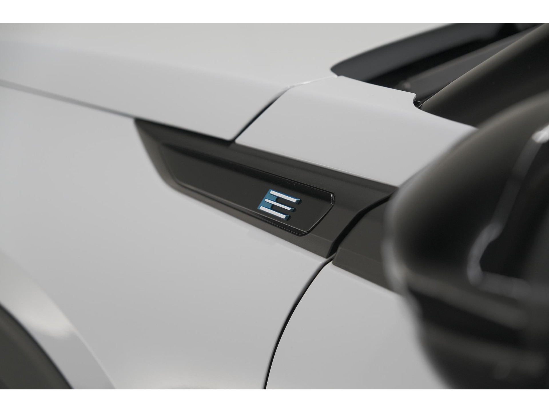 Peugeot e-2008 EV GT 50 kWh | 11 KW Laadfunctie | 360 Camera | Dodehoekdetectie | Apple Carplay