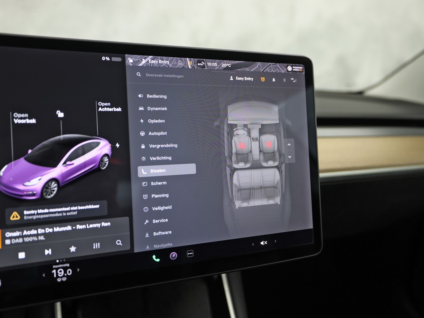 Tesla Model 3 Standard RWD Plus 60 kWh 283Pk Automaat (PANORAMADAK, AUTOPILOT, SOH 85,7%, LEDER, CAMERA, MEMORY SEATS, NAVIGATIE, NIEUWSTAAT)