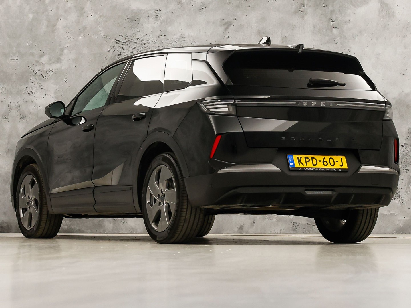 Opel Grandland X 1.2 Turbo Hybrid Sport Automaat (VIRTUAL COCKPIT, APPLE CARPLAY, GROOT NAVI, GETINT GLAS, SPORTSTOELEN, ADAPTIVE CRUISE, KEYLESS, SPORTSTUUR, GETINT GLAS, NIEUWSTAAT)