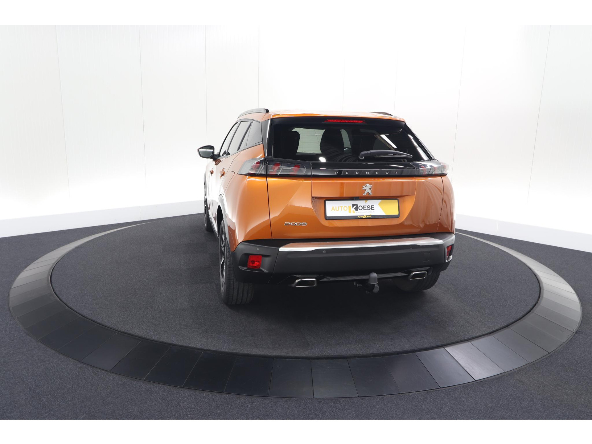 Peugeot 2008 PureTech 130 Allure Pack | Trekhaak | Adaptieve Cruise Control | Camera | Stoelverwarming