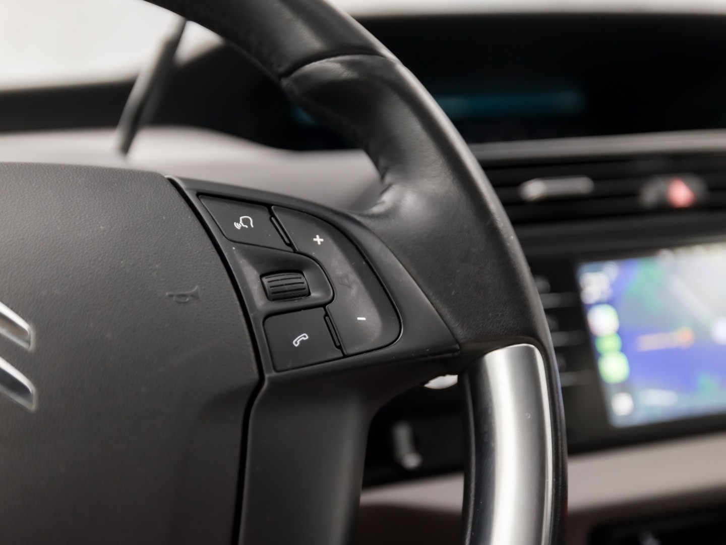 Citroën Grand C4 Spacetourer 1.2 PureTech Sport 7 Persoons Automaat 131Pk (APPLE CARPLAY, DB-RIEM VERVANGEN, GROOT NAVI, CAMERA, GETINT GLAS, TREKHAAK, NIEUWE APK, NIEUWSTAAT)
