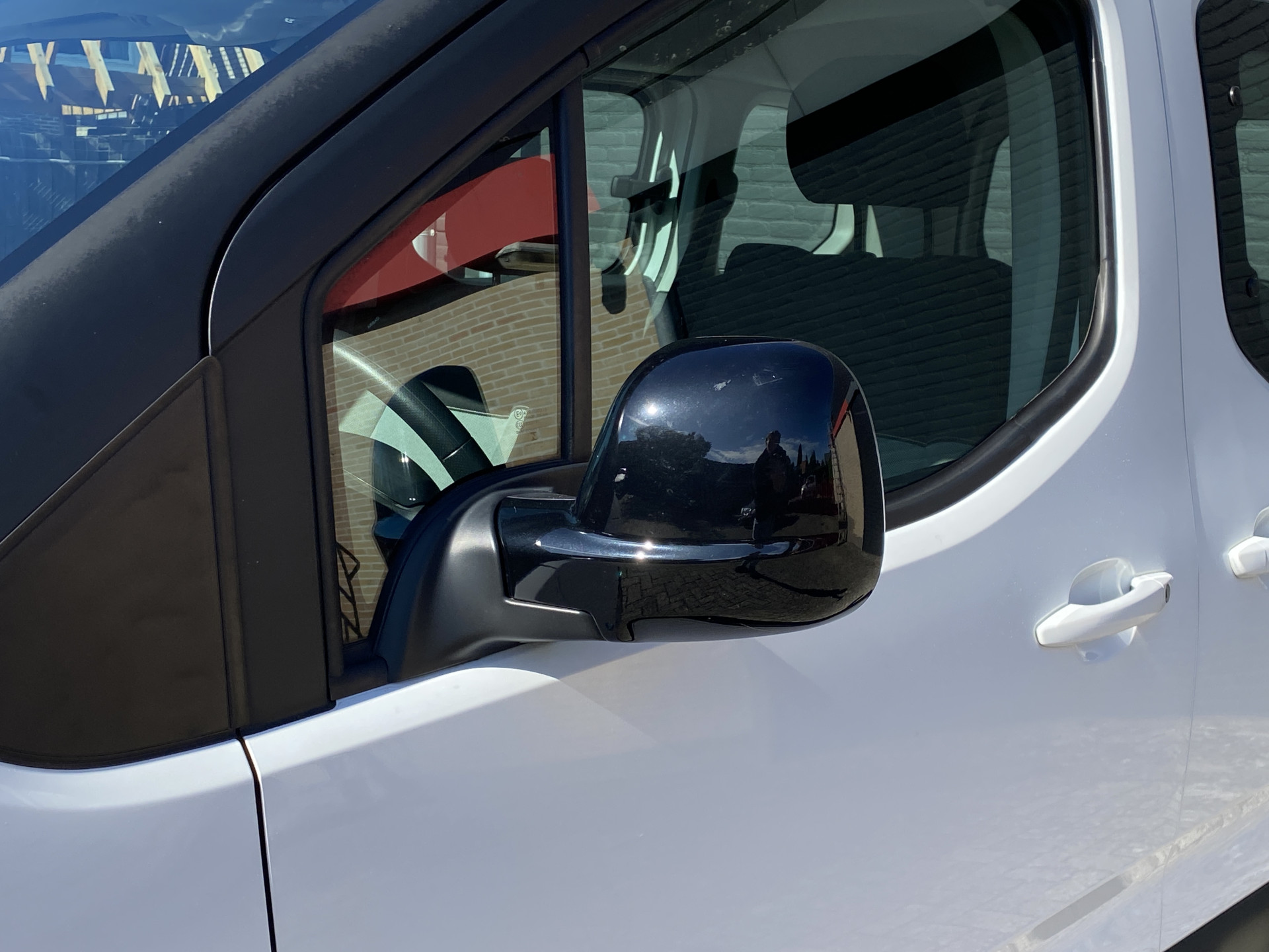 Citroën Berlingo 1.2 PureTech Feel | dealer onderh. | navigatie | cruise control | airco | parkeersensoren | all season banden