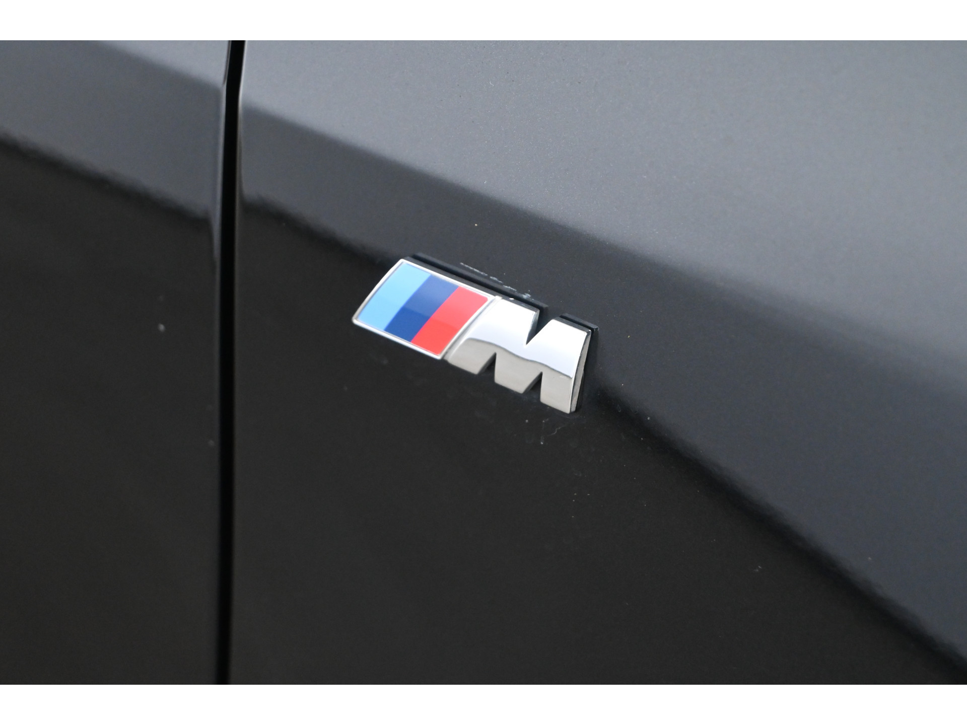 BMW 1-serie 118i High Executive Aut M Sport Navigatie Carplay Dealer Onderhouden! Inruil Mogelijk!