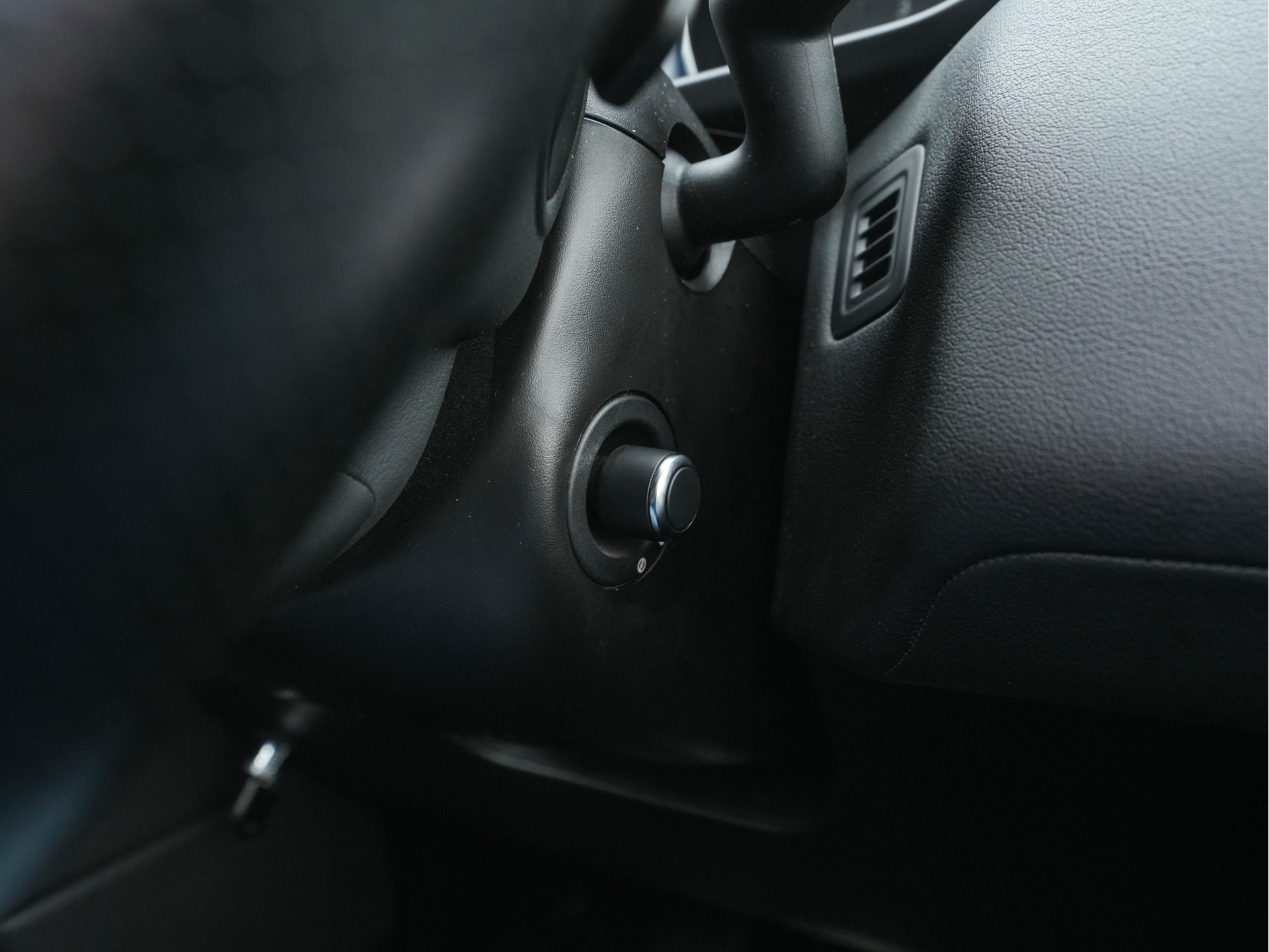 Land Rover Range Rover Sport 3.0 SDV6 HSE Dynamic Aut. *PANO | LEATHER | BI-XENON | NAVI-FULLMAP | CAMERA | KEYLESS | AIR-SUSPENSION | ECC | PDC | CRUISE | PRIVACY-GLASS | SHIFT-PADDLES | BREMBO-BRAKES | COMFORT-SEATS | 21''ALU*