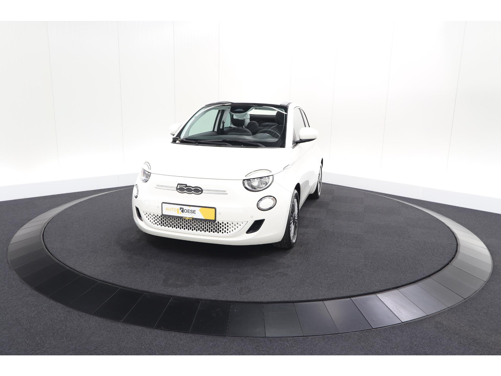 Fiat 500 C Icon 42 kWh | 97,3% SOH | Convenience Pack | Camera | Dodehoekdetectie | Stoelverwarming