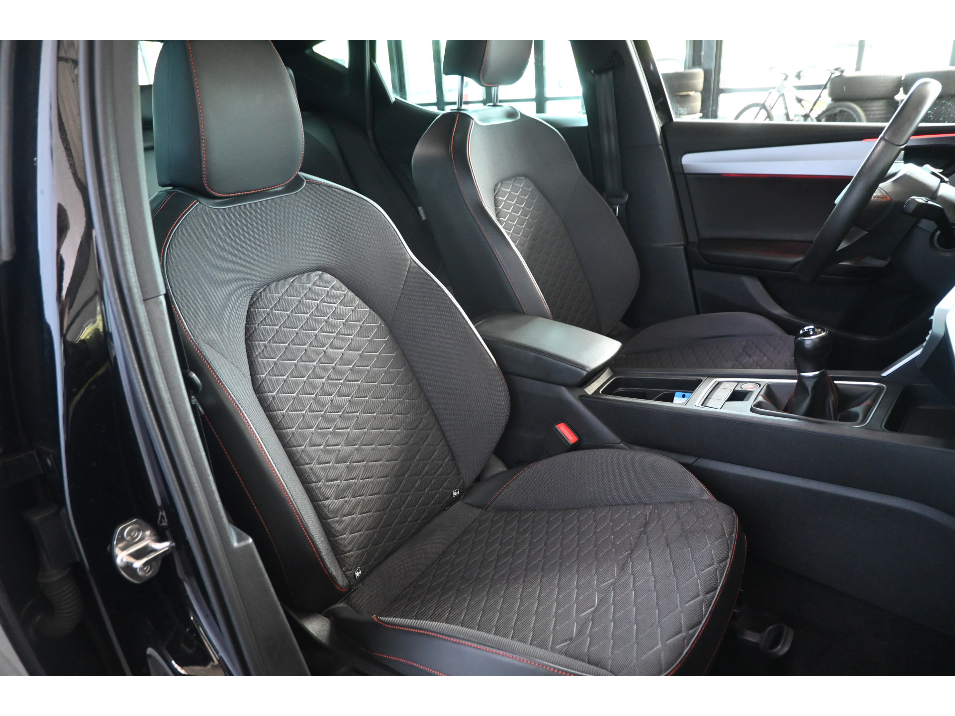 SEAT Leon 1.5 TSI FR Launch Edition Clima Navigatie Carplay Virtual LED Rijklaarprijs! Inruil Mogelijk!