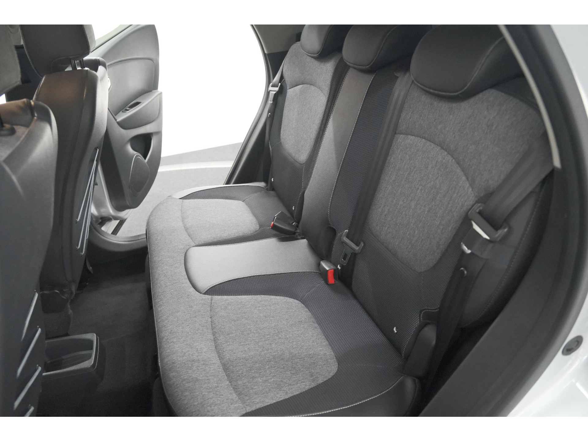 Renault Captur TCe 150 EDC Intens | Trekhaak | Navigatie | Parkeersensoren