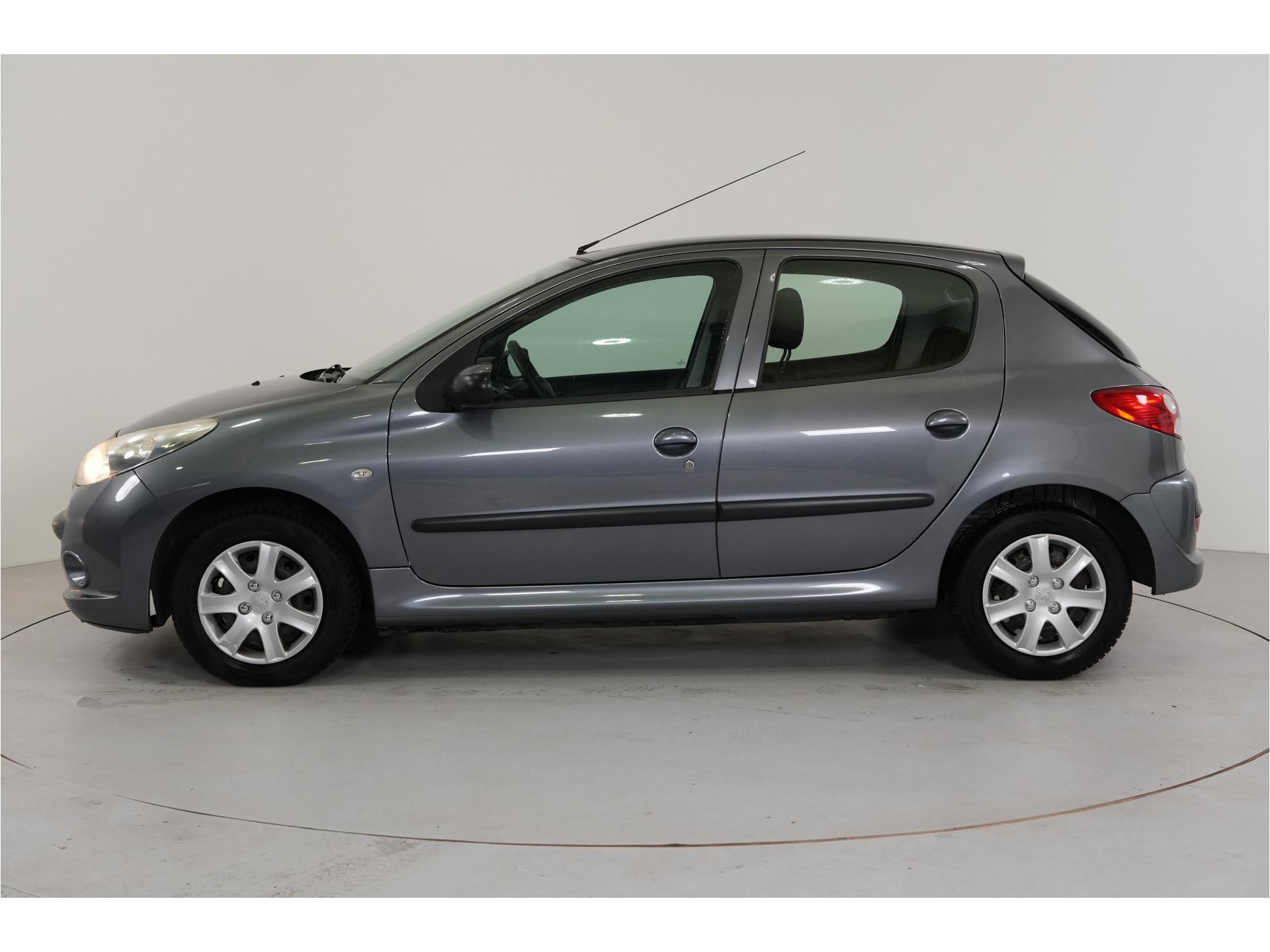 Peugeot 206 + 1.1 XR 5 dr. | Bluetooth | Str. Bekr. | El. ramen |