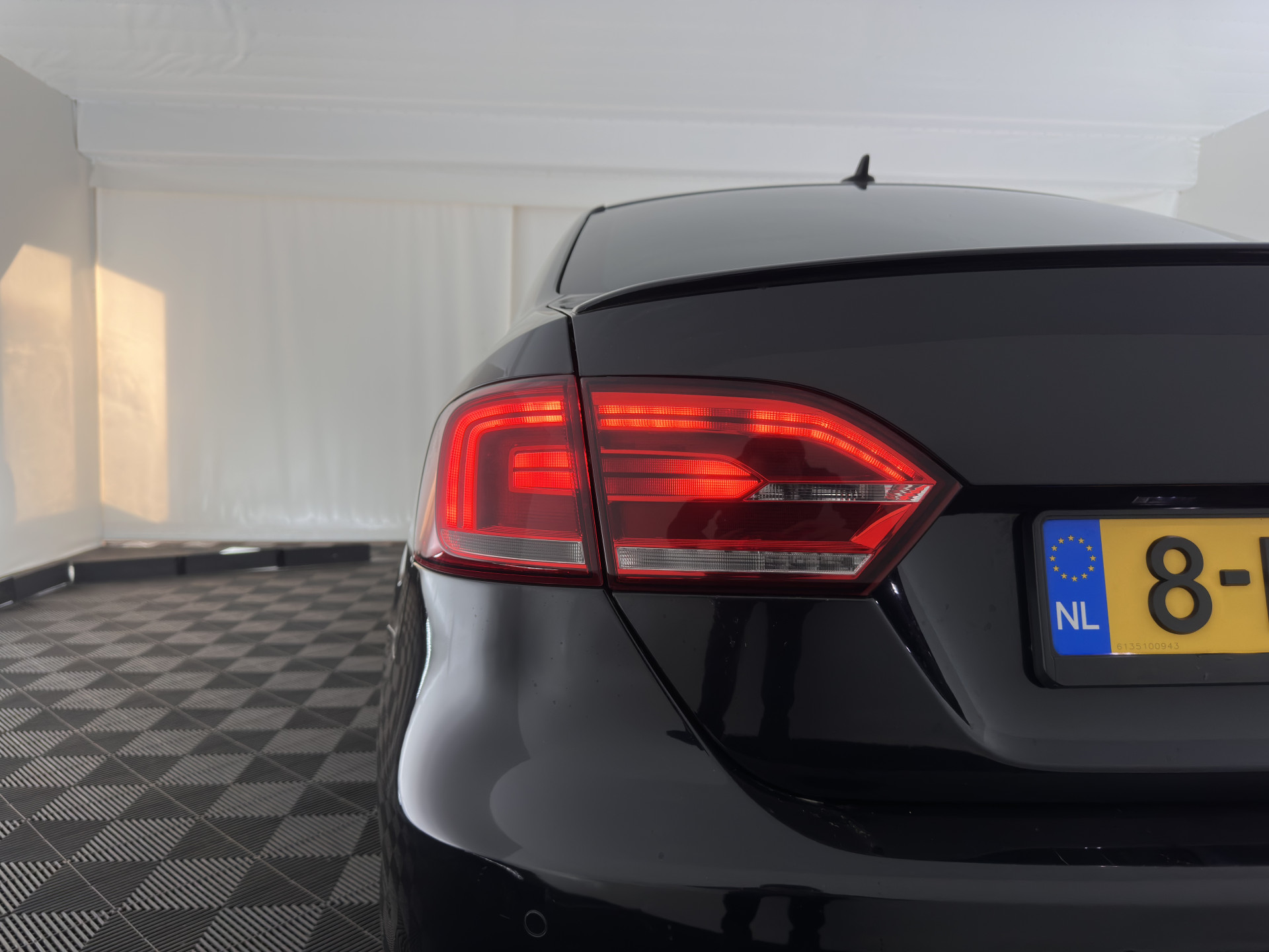 Volkswagen Jetta 1.4 TSI Hybrid Highline Aut. *XENON | NAVI-FULLMAP | COMFORT-SEATS | PRIVACY-GLASS | SHIFT-PADDLES |  ECC | PDC | CRUISE | 17''ALU*