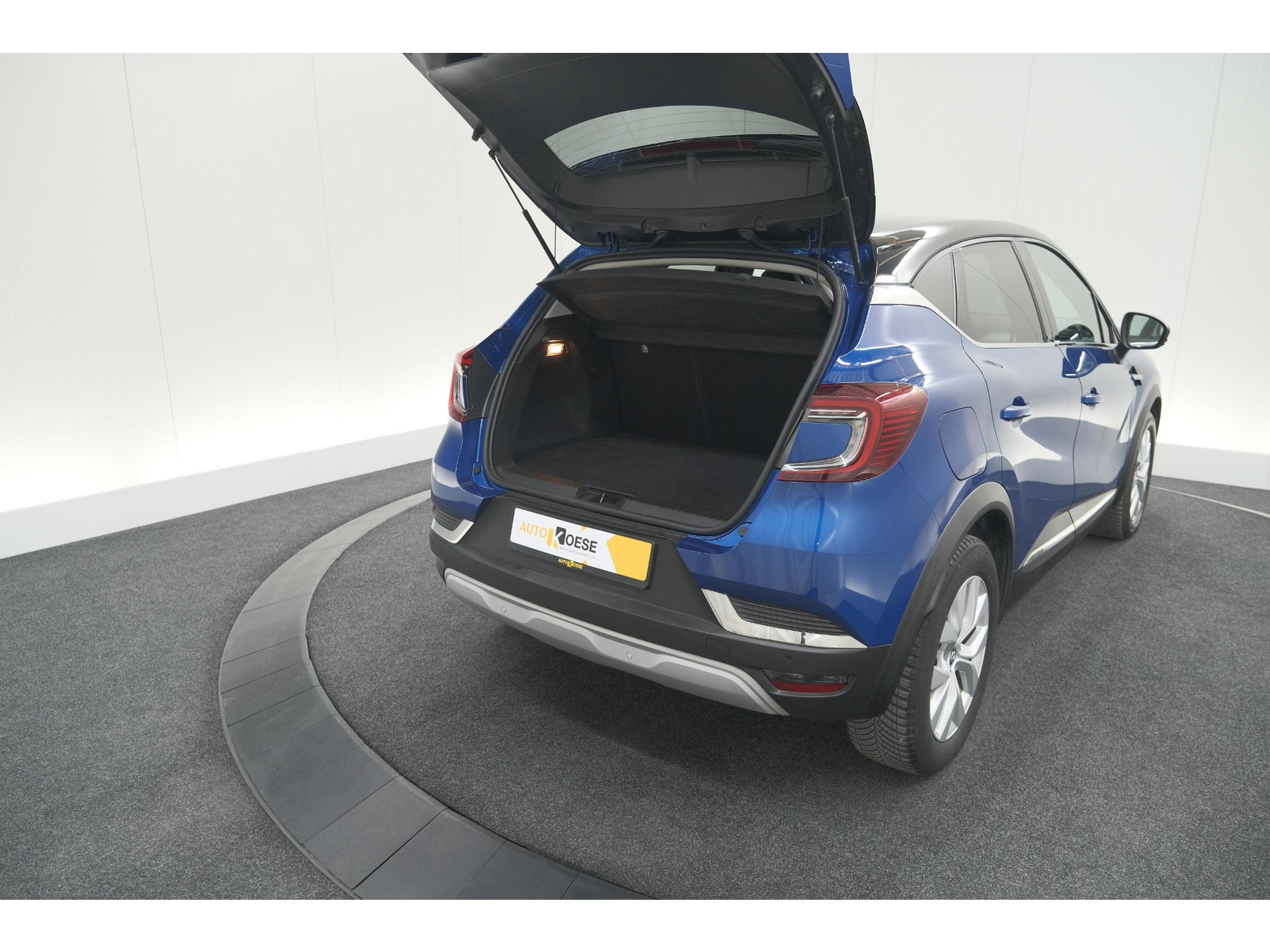 Renault Captur 1.6 E-Tech Plug-in Hybrid 160 Intens | Allseason Banden | Camera | 9.3 Inch Grootscherm | Apple Carplay