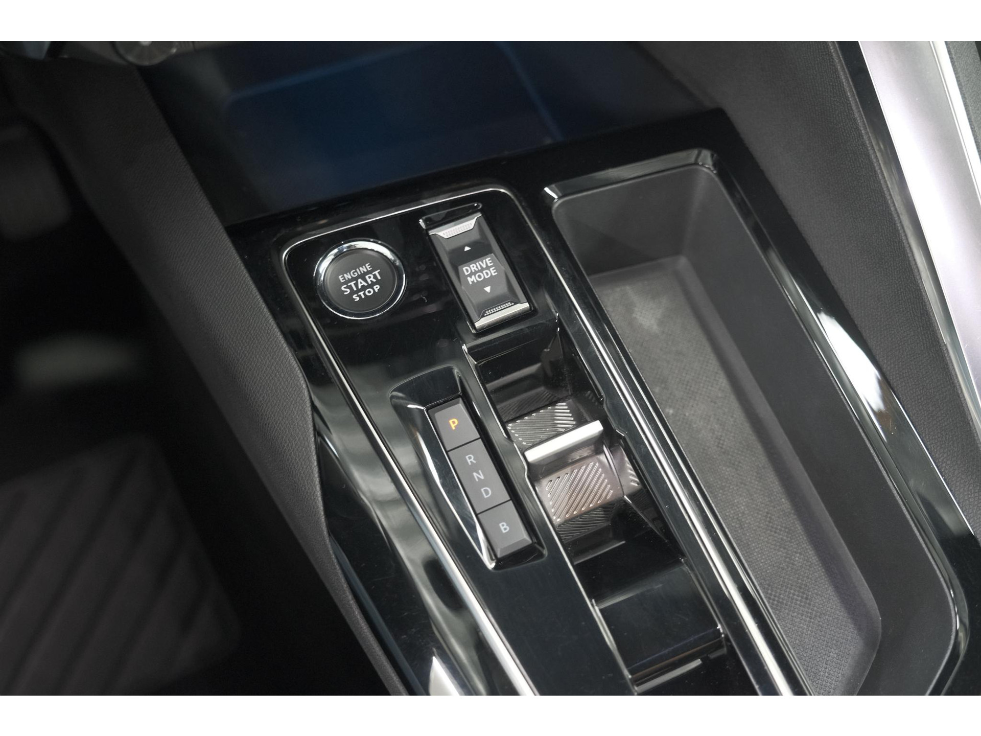 Peugeot 3008 1.6 Plug-in HYbrid 225 Allure | Camera | Dodehoekdetectie | Navigatie | Apple Carplay