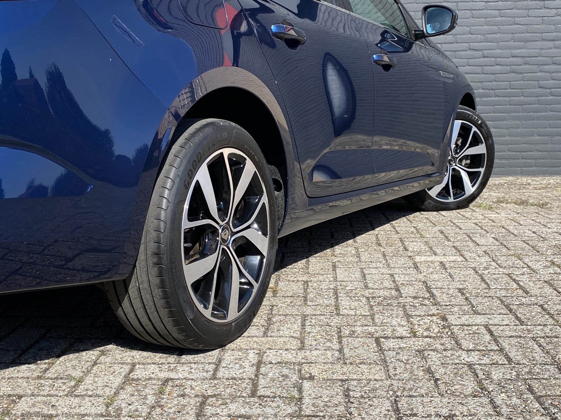Renault Mégane Estate 1.3 TCe Bose 160 pk AUT. | navigatie | cruise control | trekhaak | bose audio | keyless | privacy glas