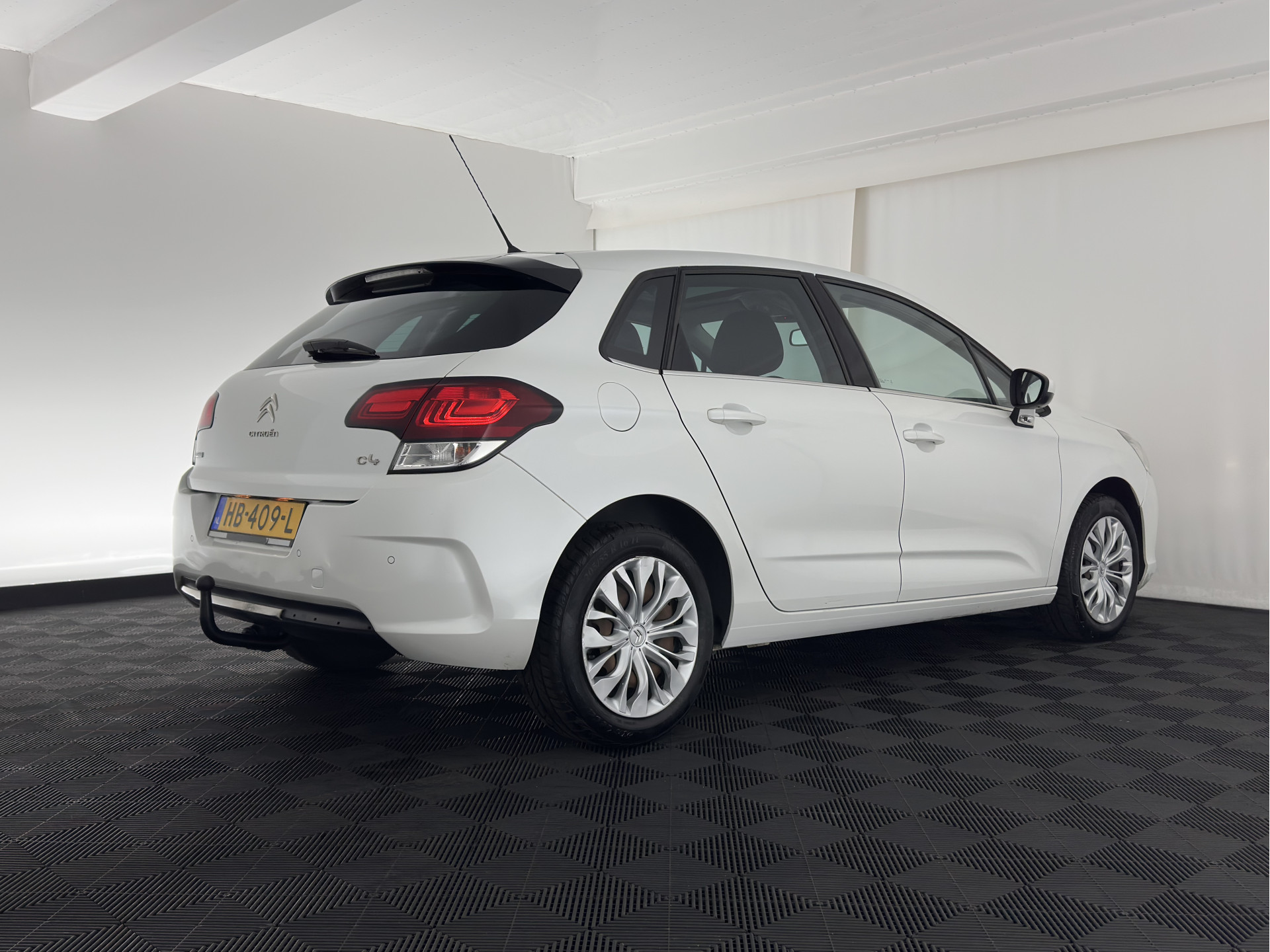 Citroën C4 1.6 BlueHDi Feel *PANO | SPORT-SEATS | PDC | PRIVACY-GLASS | ECC | CRUISE | TOWBAR*