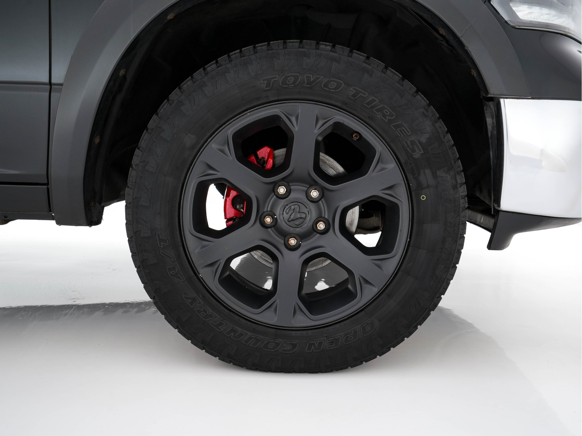 Dodge Ram 1500 HEMI 5.7 V8 4x4 Quad Cab 6'4 [ 5-Pers. ] Aut. *PANO | LEATHER | XENON | ALPINE-AUDIO | DAB+ | NAVI-FULLMAP | KEYLESS | CAMERA | HEATED-COMFORTSEATS | ECC | PDC | CRUISE | TOWBAR | 20''ALU*