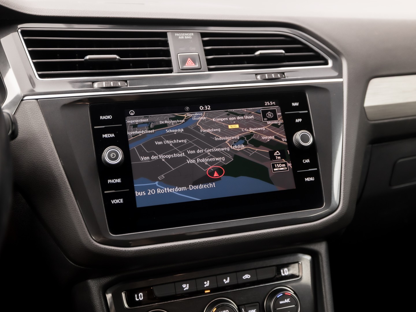 Volkswagen Tiguan Allspace 1.4 TSI Sportline 7 Persoons 150Pk Automaat (APPLE CARPLAY, GROOT NAVI, CLIMATE, GETINT GLAS, SPORTSTOELEN, PARKEERSENSOREN, ADAPTIVE CRUISE, NIEUWSTAAT)