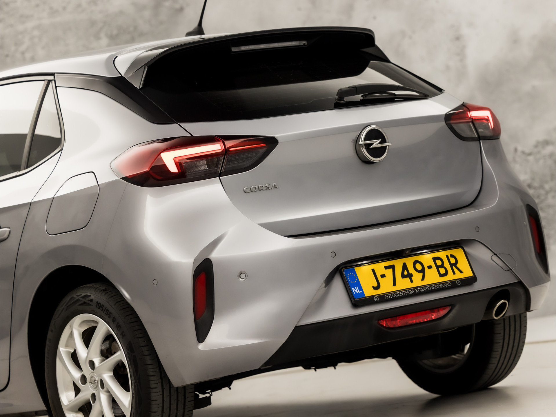 Opel Corsa 1.2 GS Line (VIRTUAL COCKPIT, APPLE CARPLAY, GROOT NAVI, 360 CAMERA, GETINT GLAS, SPORTSTOELEN, CRUISE, LANE ASSIST, NIEUWSTAAT)