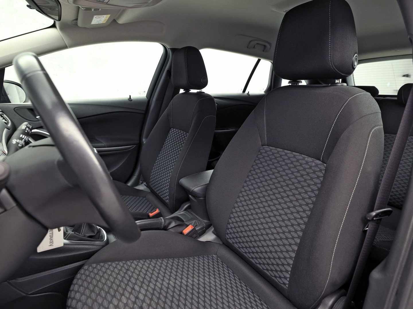 Opel Astra Sports Tourer 1.2 Sport (APPLE CARPLAY, NAVIGATIE, CRUISE, TREKHAAK, SPORTSTOELEN, PARKEERSENSOREN, NIEUWSTAAT)