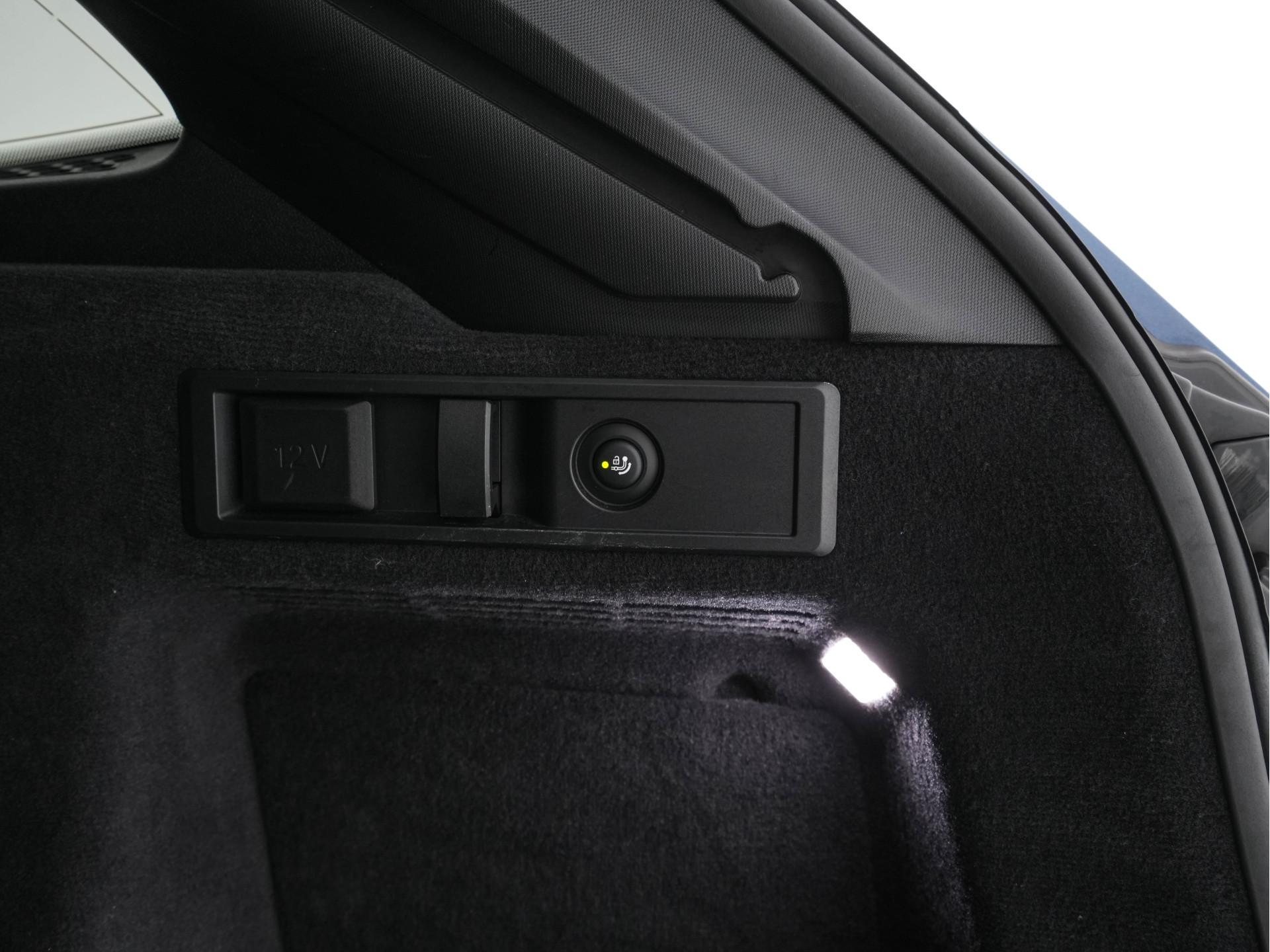 BMW 3-serie Touring 320e Business Edition Plus [Plug-In] (INCL-BTW) Aut. *LEATHER | FULL-LED | HEATED-SPORTSEATS | DIGI-COCKPIT | HIFI-SOUND | NAVI-FULLMAP | PRIVACYGLASS | PDC | AMBIENTLIGHT | DAB | KEYLESS | TOWBAR | 17"ALU* *