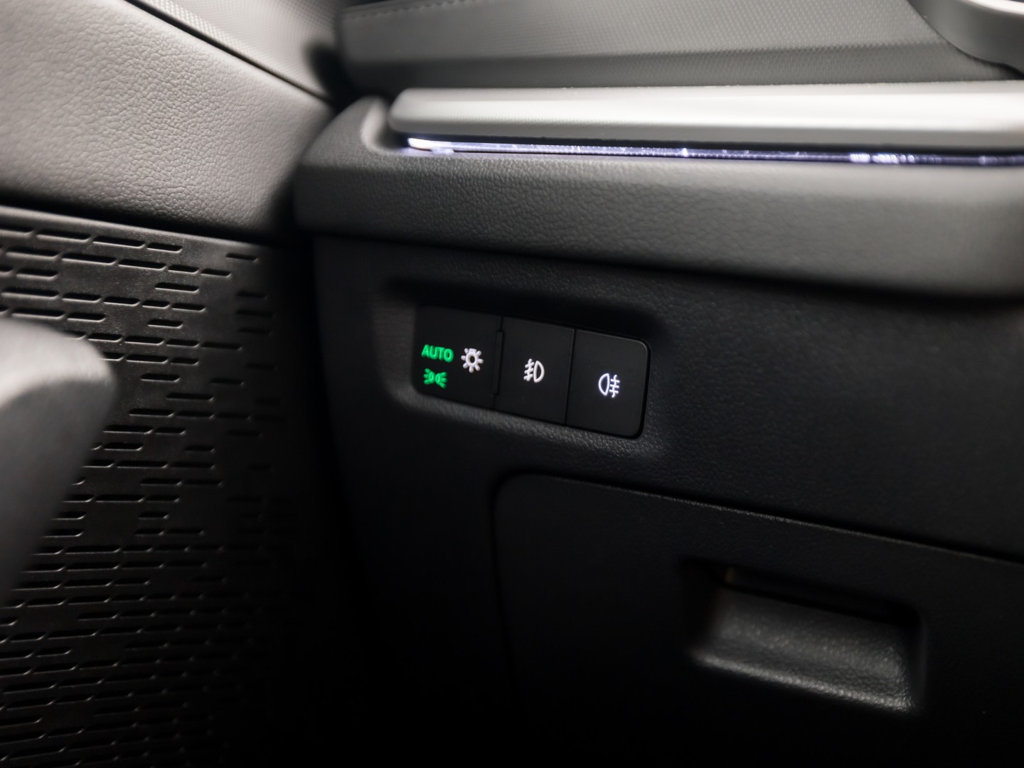 ŠKODA Octavia Combi 1.4 TSI iV PHEV Sport 218Pk Automaat (VIRTUAL COCKPIT, APPLE CARPLAY, GROOT NAVI, CAMERA, STOELVERWARMING, SPORTSTOELEN, GETINT GLAS, CRUISE, NIEUWE APK, NIEUWSTAAT)