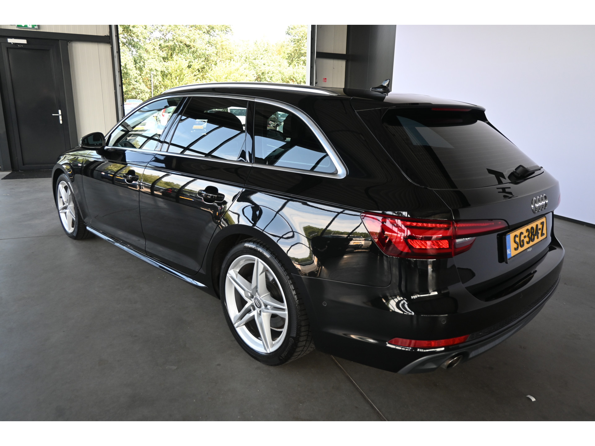 Audi A4 Avant 1.4 TFSI Sport S line edition Nap! Automaat Clima Navigatie Cruise LED Stoelverwarming Goed Onderhouden! Inruil Mogelijk!