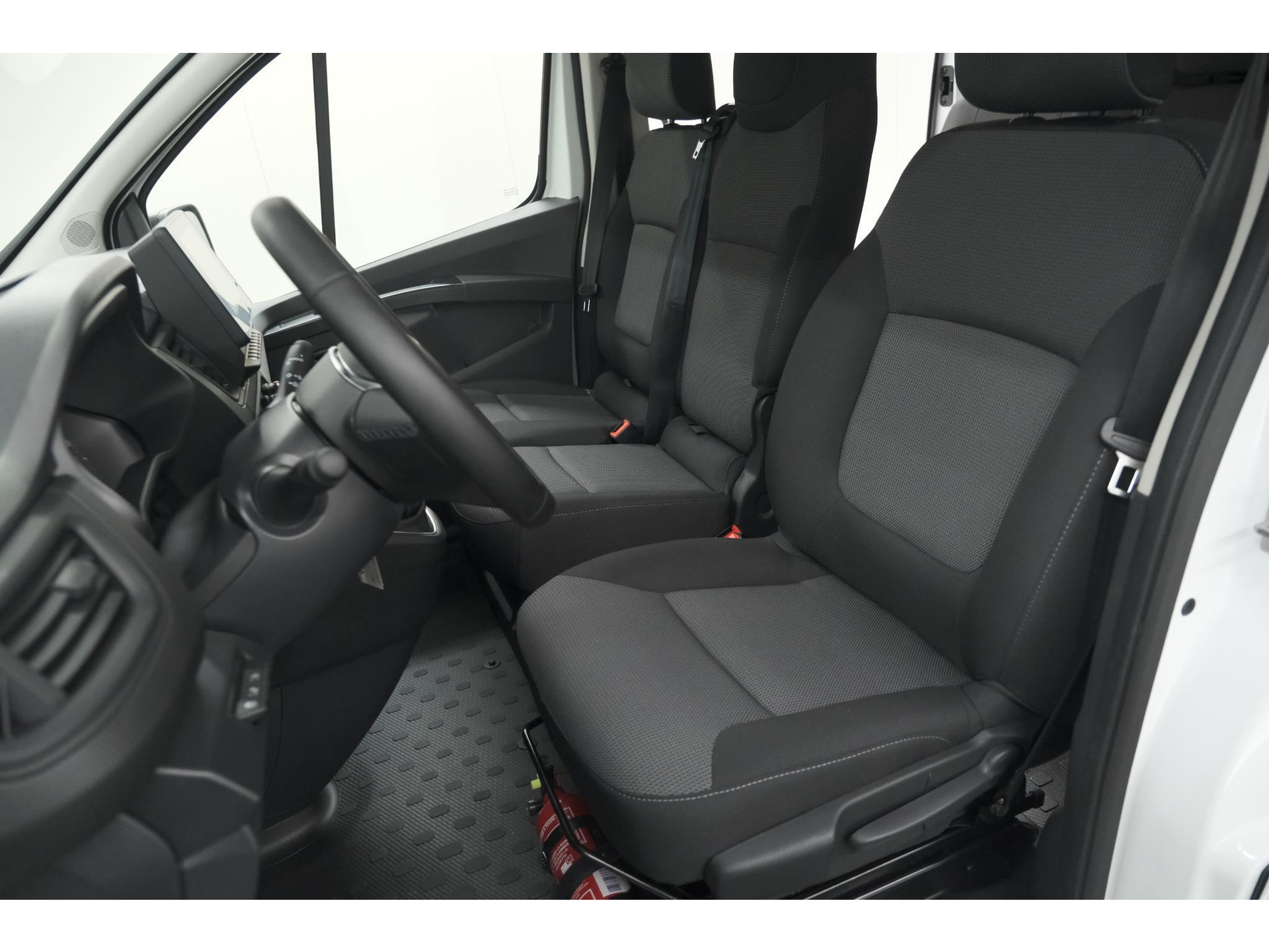Renault Trafic 2.0 Blue dCi 130 T29 L2H1 Advance DC | 6 Zitplaatsen | Camera | Apple Carplay | Navigatie