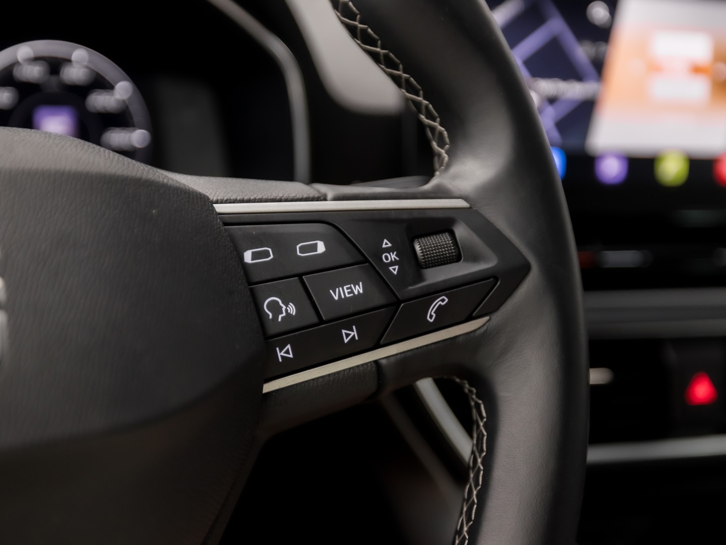 SEAT Leon 1.5 TSI Sport (4 CILINDER, APPLE CARPLAY, GROOT NAVI, CAMERA, GETINT GLAS, SPORTSTOELEN, ADAPTIVE CRUISE, KEYLESS, NIEUWSTAAT)