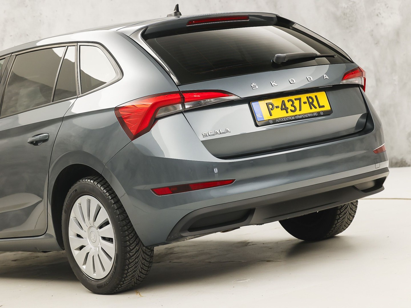 Škoda Scala 1.0 TSI Sport (CRUISE, GETINT GLAS, SPORTSTOELEN, LED KOPLAMPEN, ELEK PAKKET, NIEUWE APK, NIEUWSTAAT)