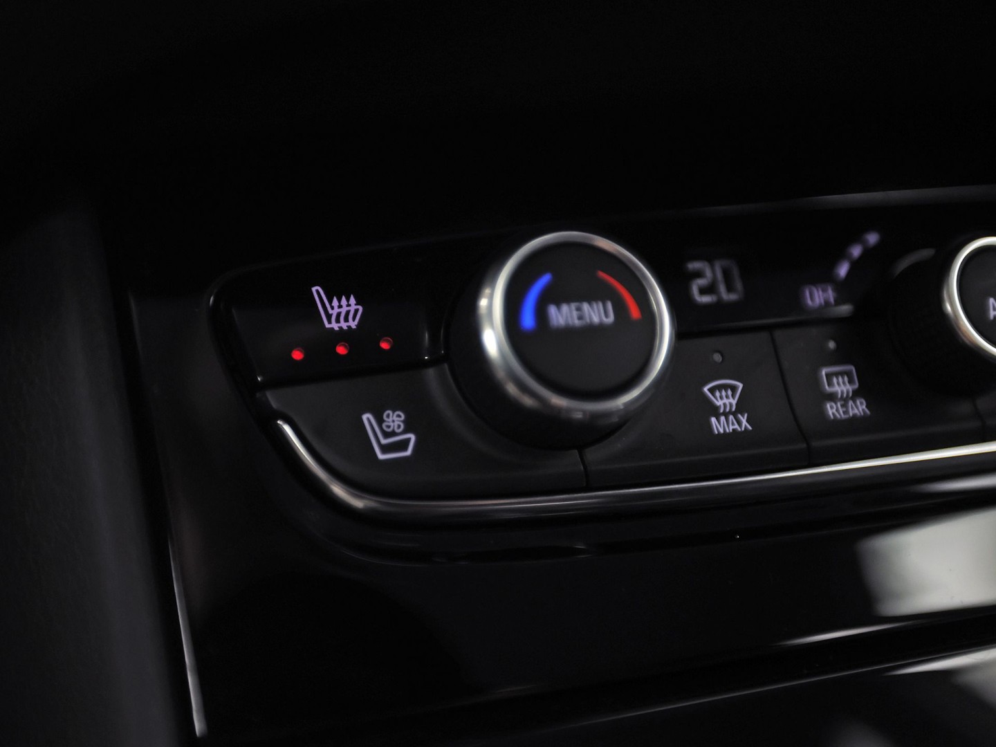 Opel Grandland X 1.2 Turbo Ultimate Sport Automaat (APPLE CARPLAY, MEMORY SEAT, STOELVERWARMING/KOELING, 360 CAMERA, STUURWIEL VERWARMD, KEYLESS, GETINT GLAS, NIEUWSTAAT)