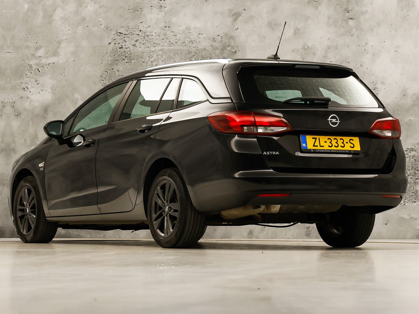Opel Astra Sports Tourer 1.0 Turbo 120 Jaar Edition (APPLE CARPLAY, NAVIGATIE, LM VELGEN, PARKEERSENSOREN, SPORTSTOELEN, CRUISE, NIEUWE APK, NIEUWSTAAT)