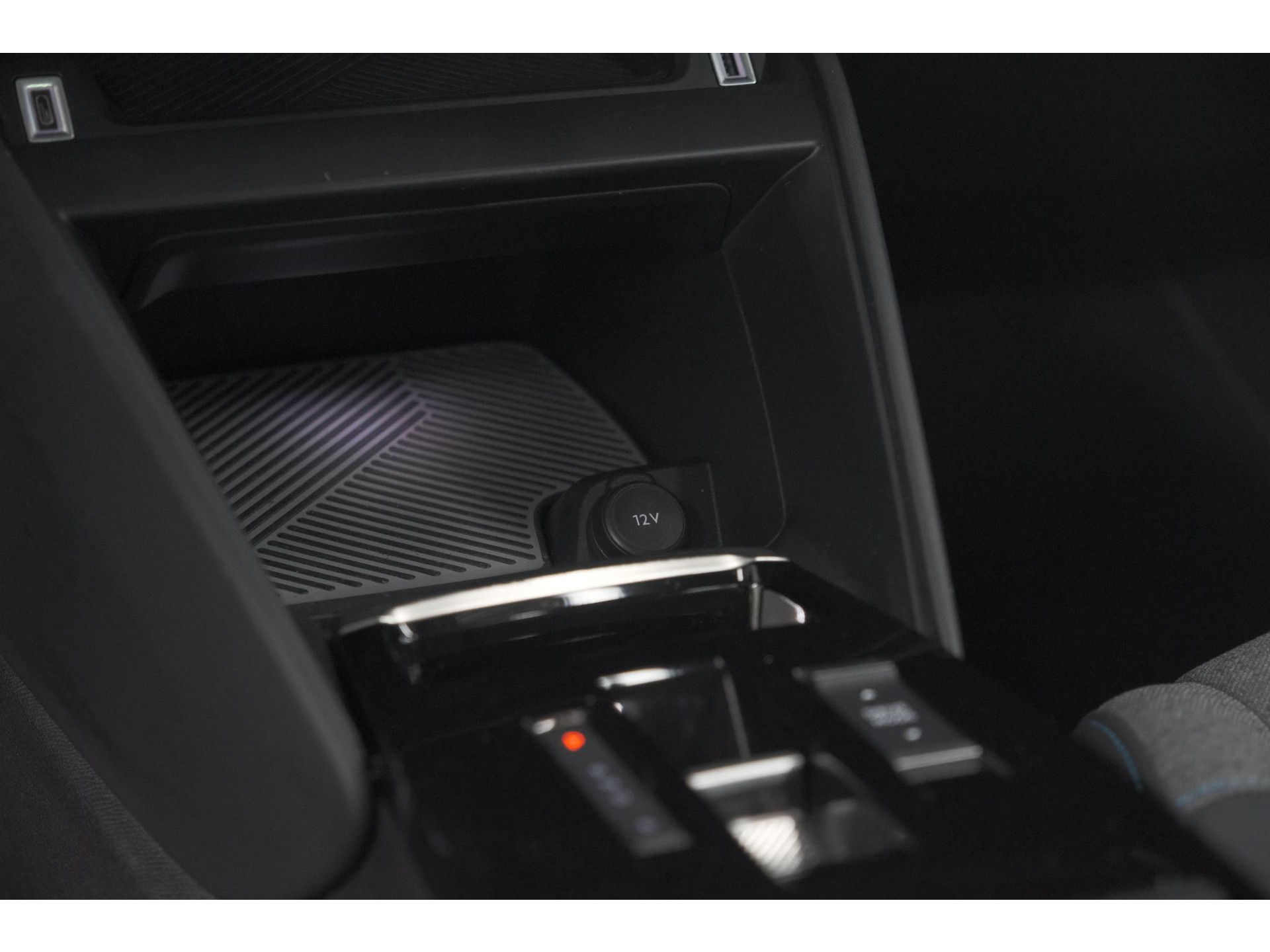 Citroen Ë-C4 Shine 50 kWh | Elektrisch Panoramadak | Camera | Adaptieve Cruise Control